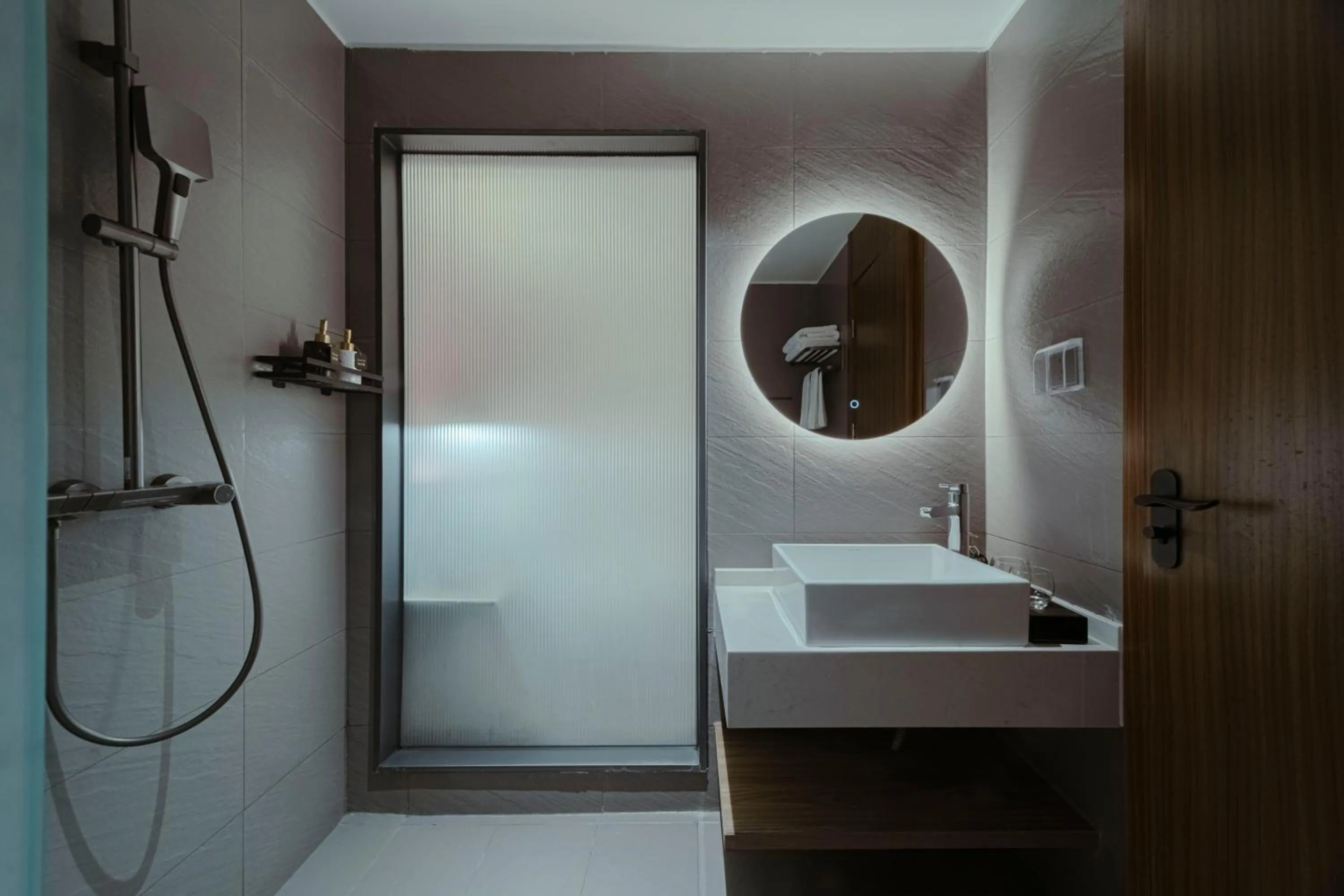 Shower in Guipu Beihai Courtyard Hotel Beijing
