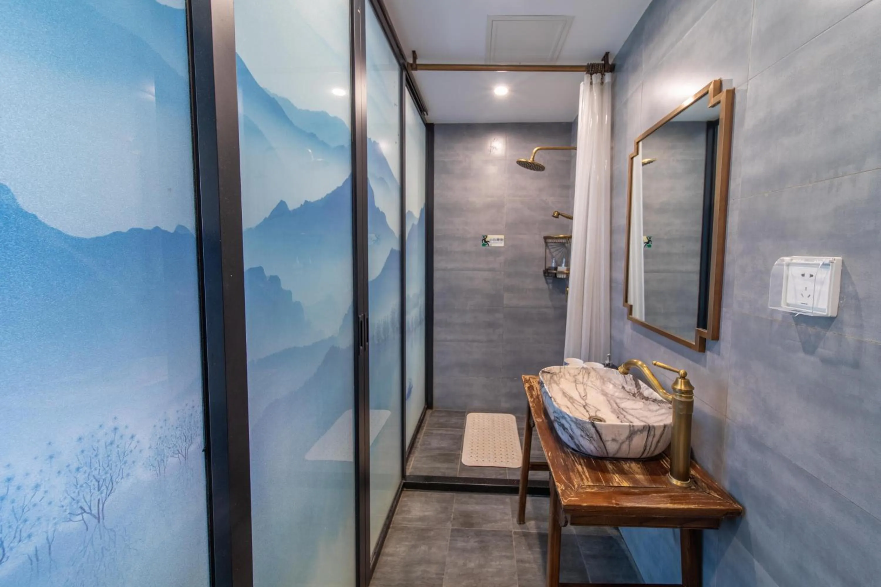 Toilet in Guipu Beihai Courtyard Hotel Beijing