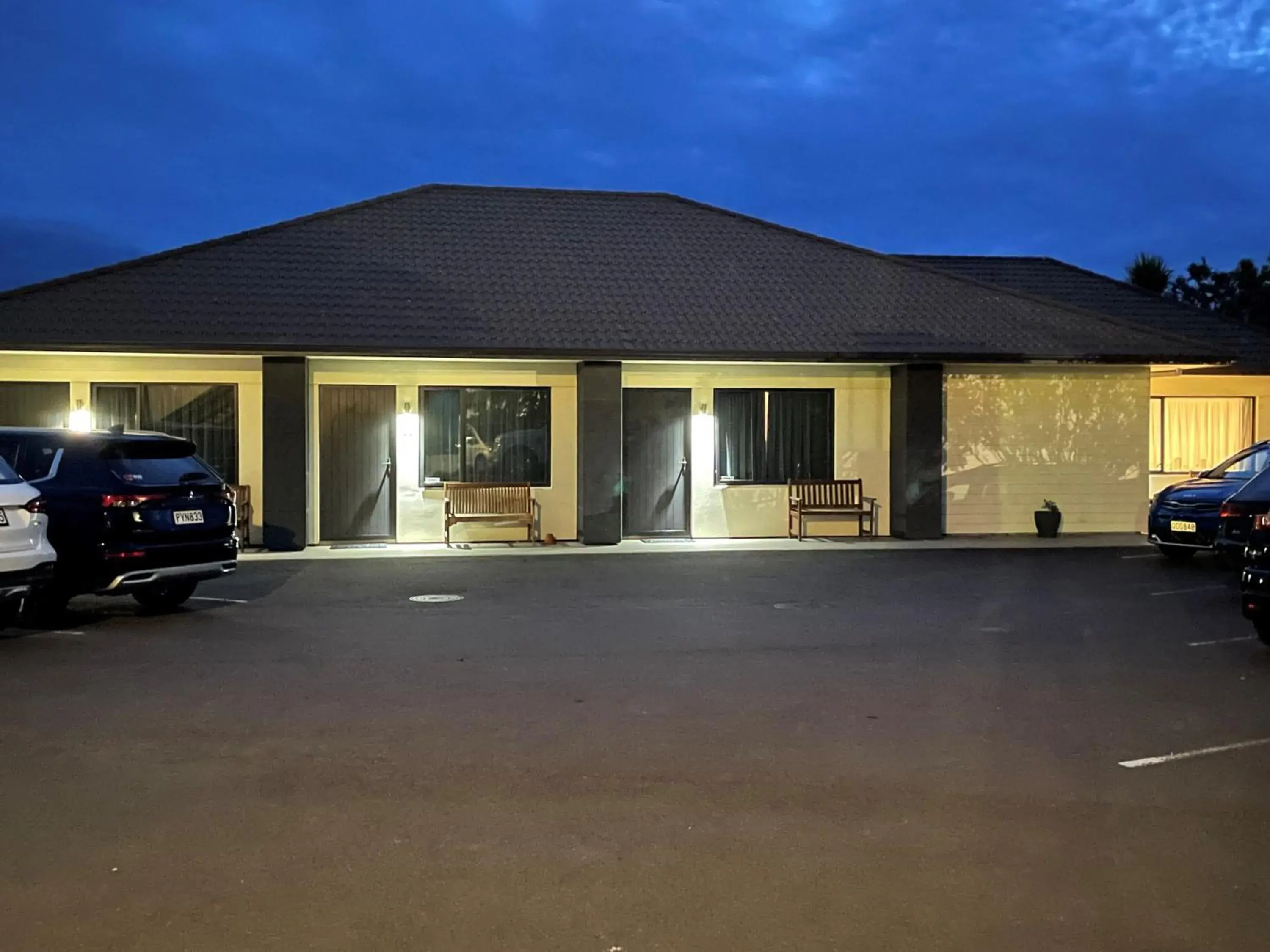 Property building in Kauri Court Motel and Apartments Property building in Kauri Court Motel and Apartments