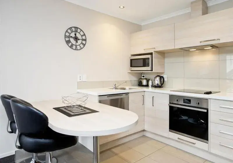 Two-Bedroom Apartment in Kauri Court Motel and Apartments Two-Bedroom Apartment in Kauri Court Motel and Apartments