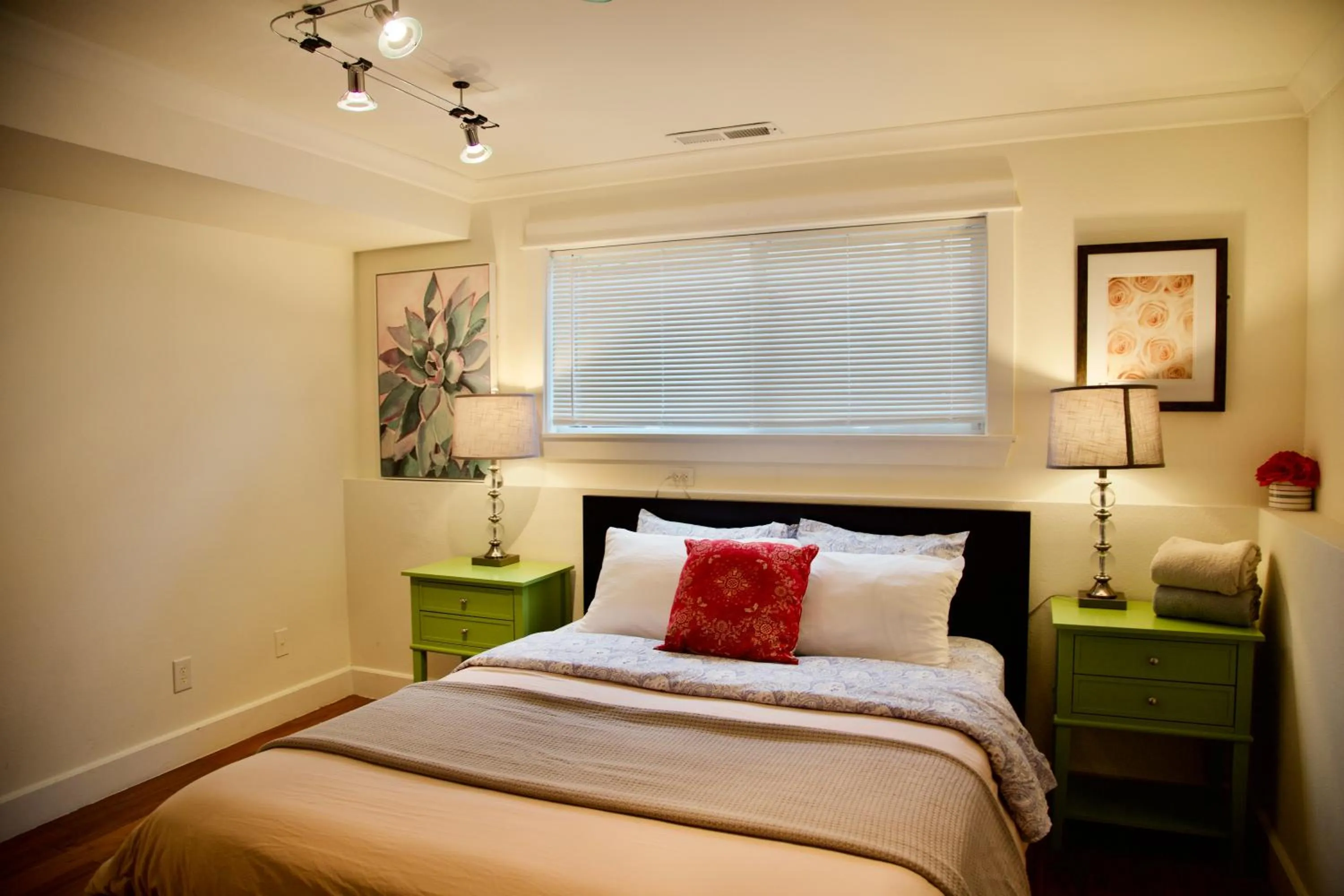 Bed in Scenic Lake View Home