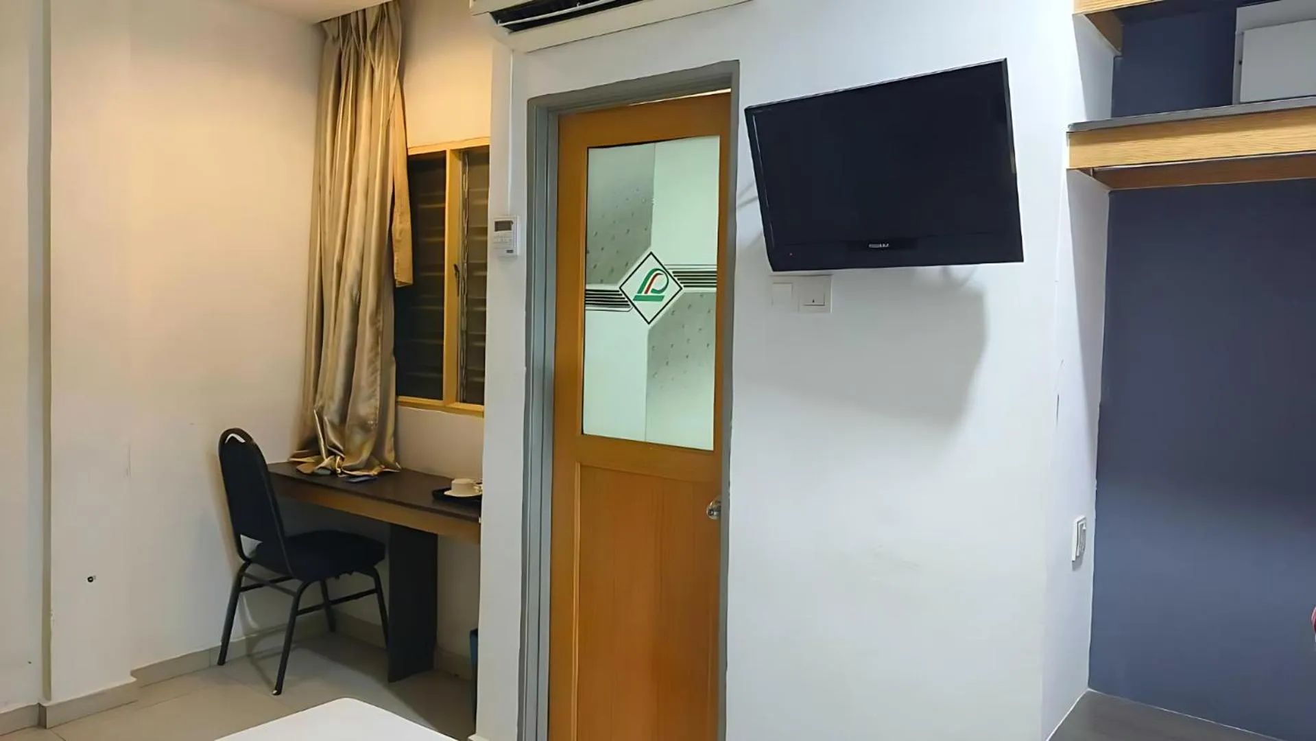 TV and multimedia in LEO Express Hotel