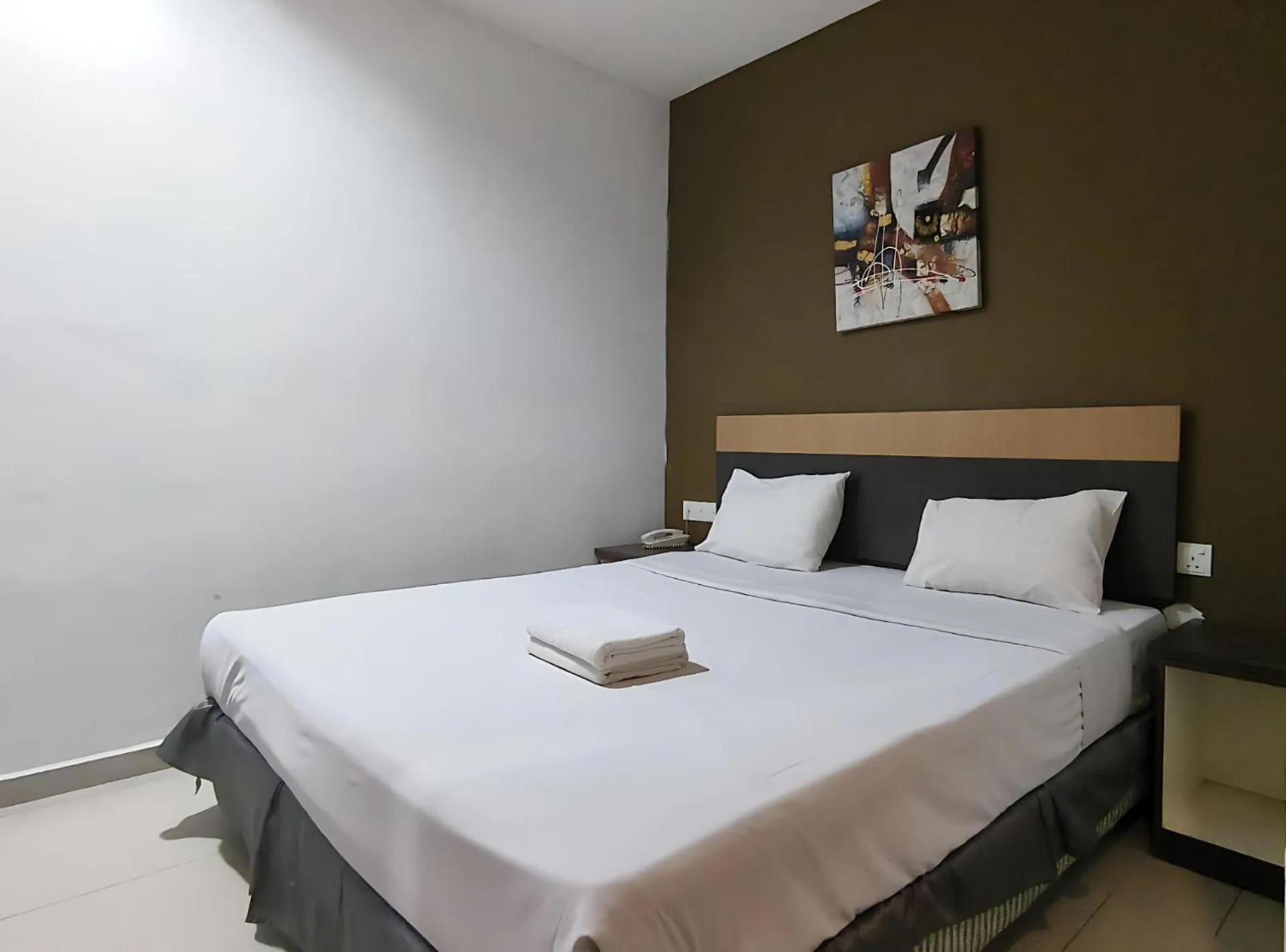 Bedroom, Bed in LEO Express Hotel