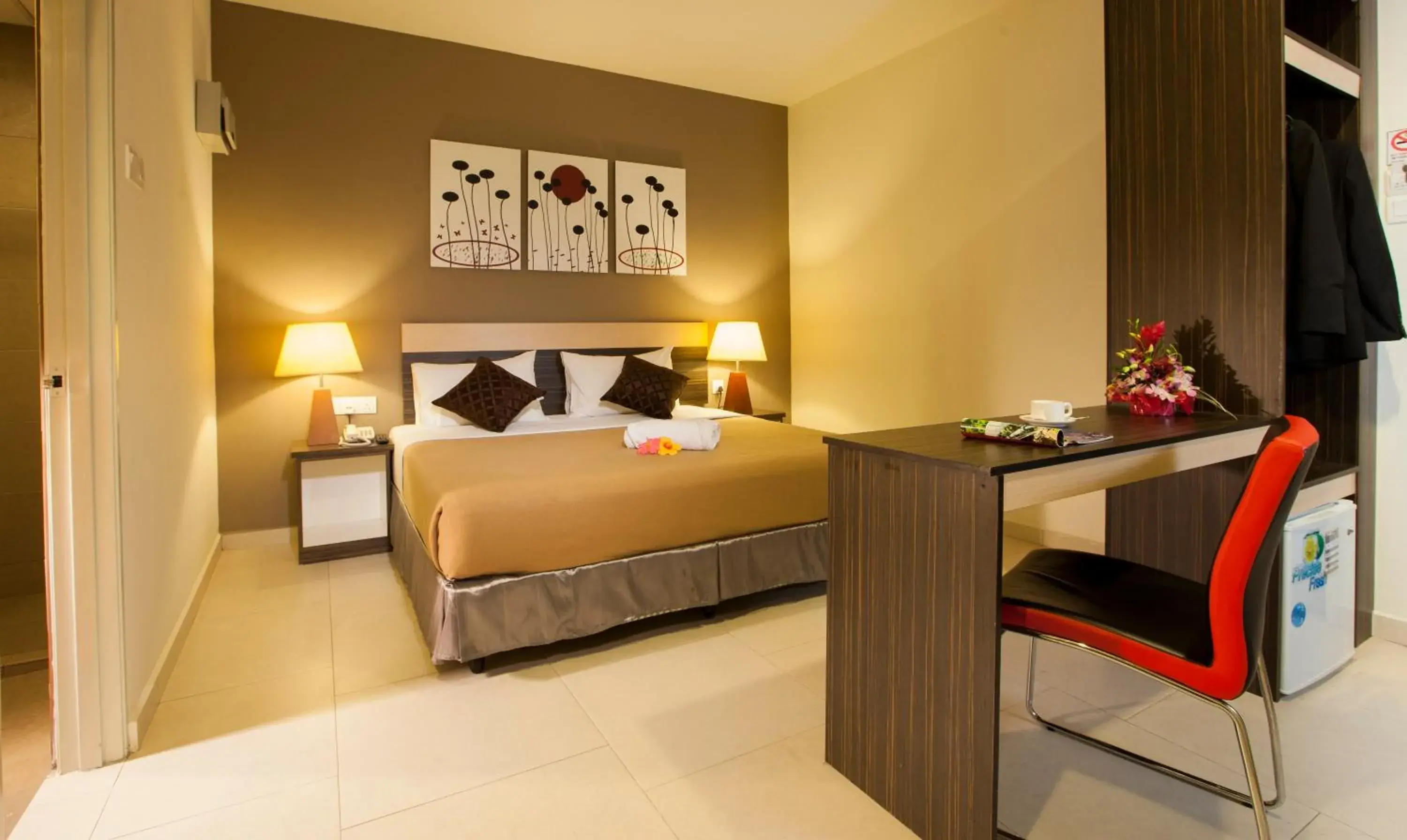 Bedroom, Bed in Leo Express Hotel