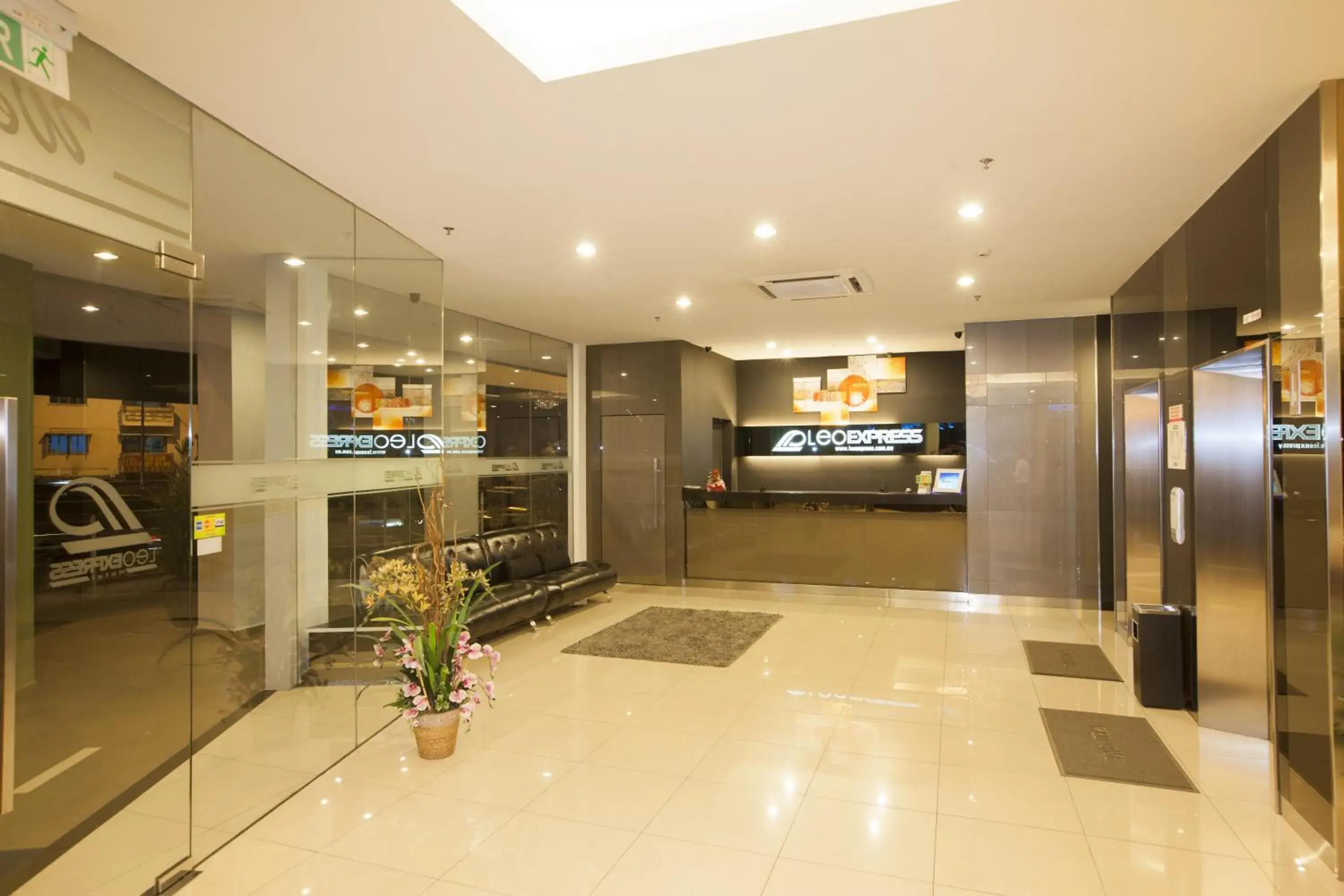 Lobby or reception, Lobby/Reception in Leo Express Hotel