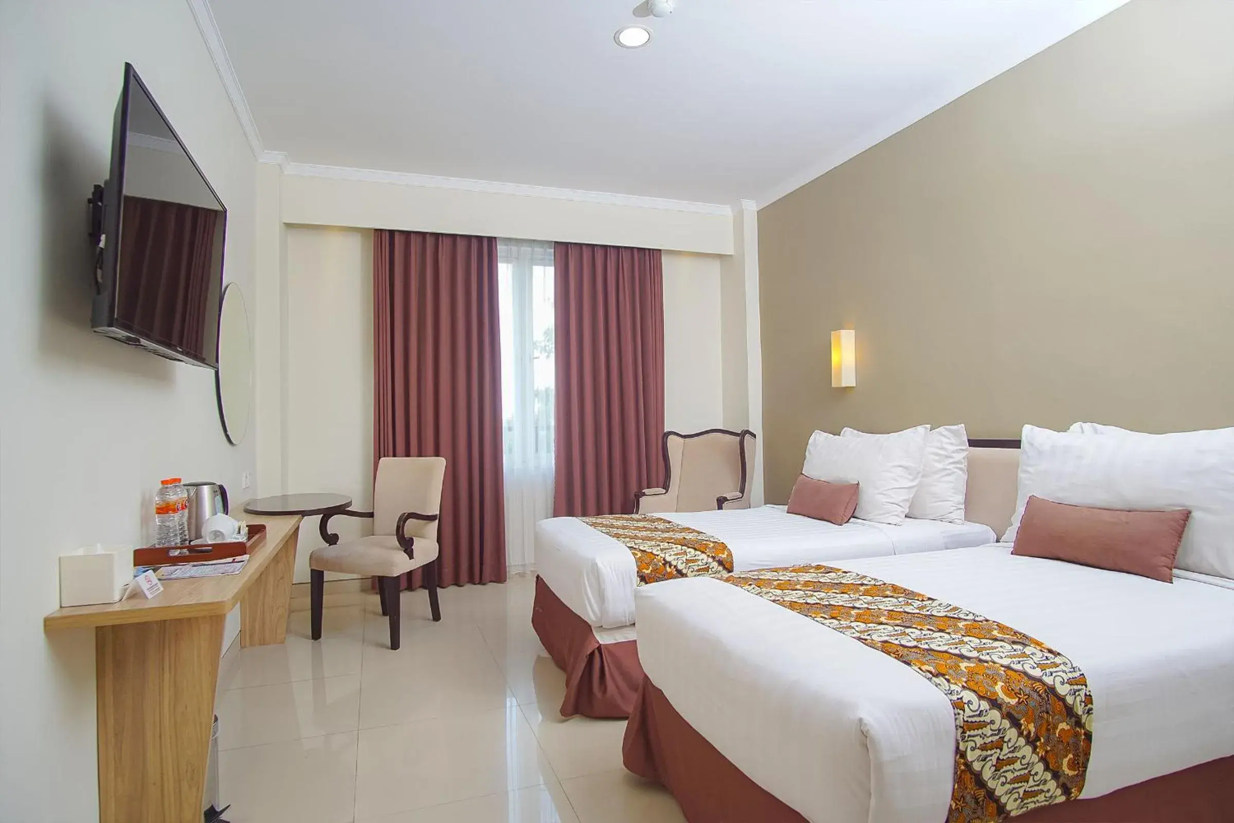 Bedroom, Bed in Sakanti City Hotel