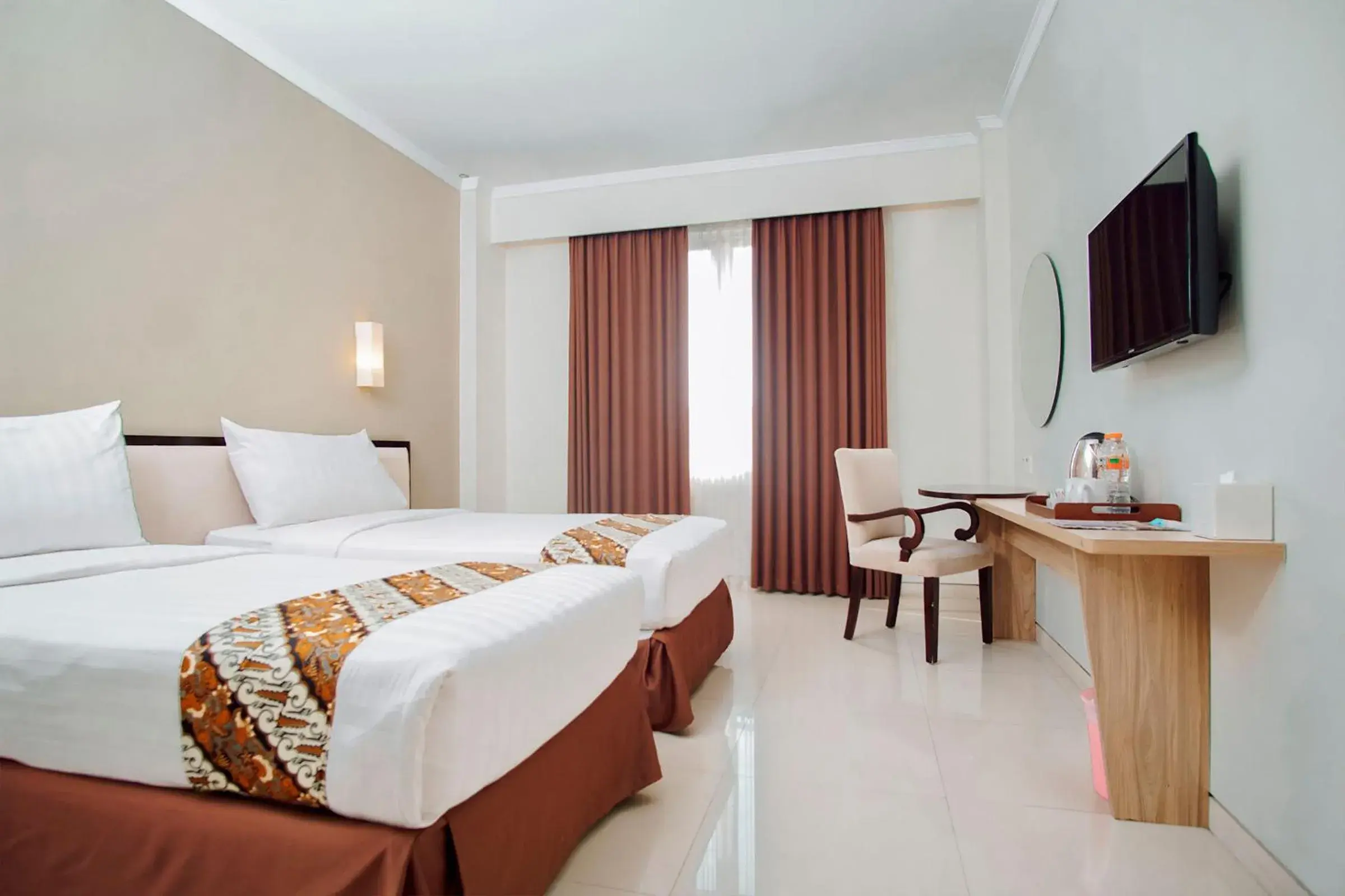 Bedroom, Bed in Sakanti City Hotel