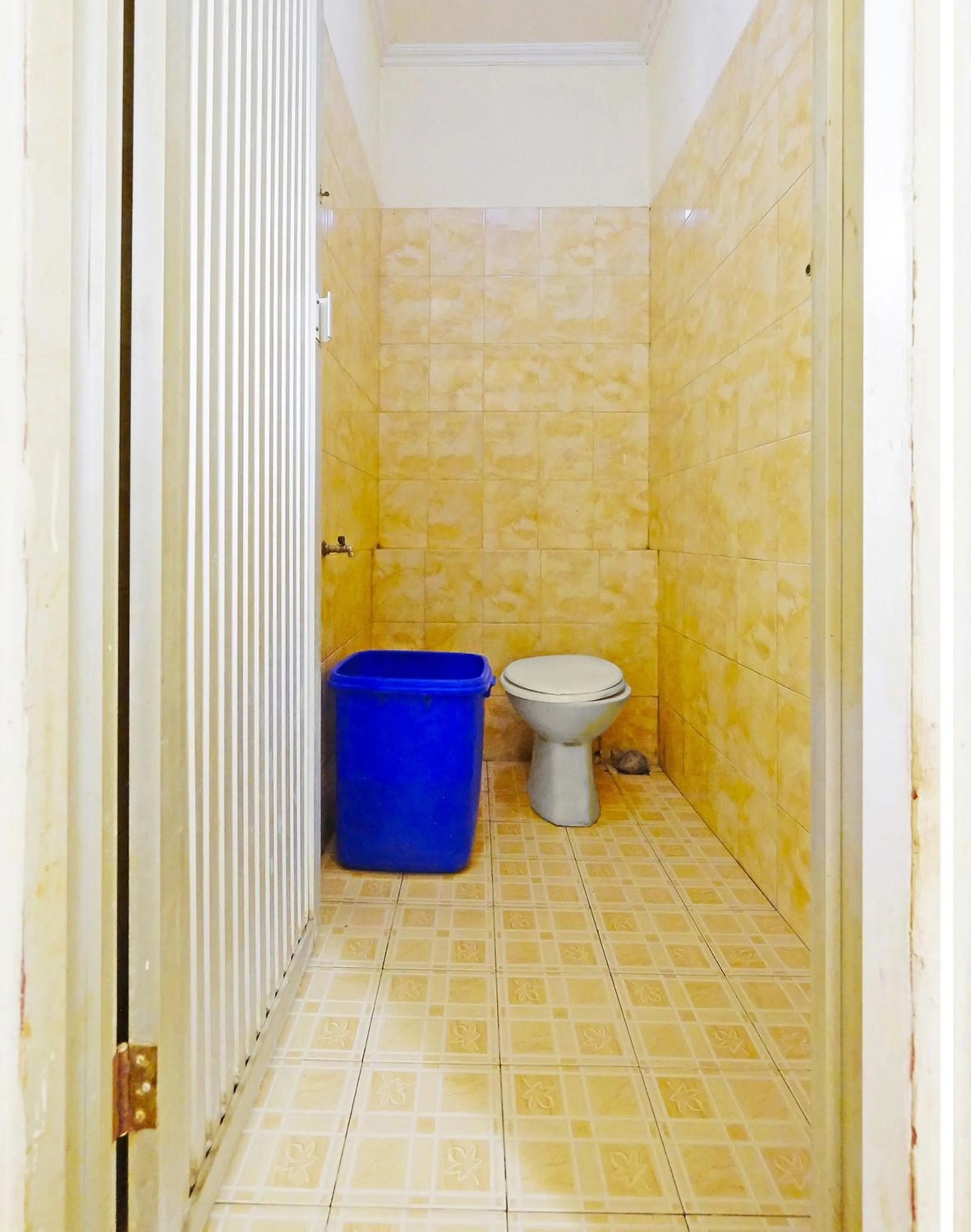 Bathroom in Collection O Pasteur Near Paris Van Java Mall Formerly Sweet Karina