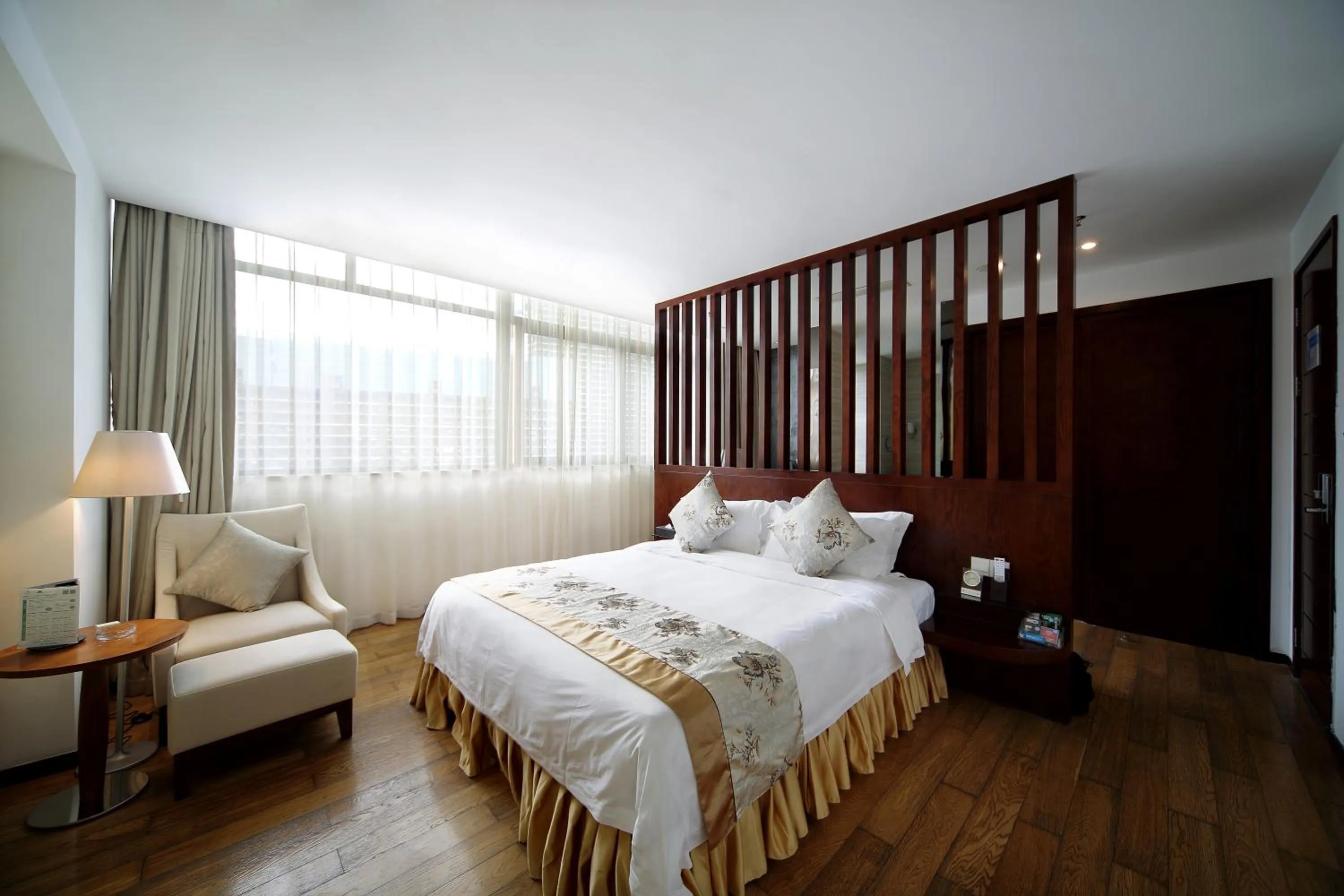 Bed in Sanya Serenity Coast Marina Hotel