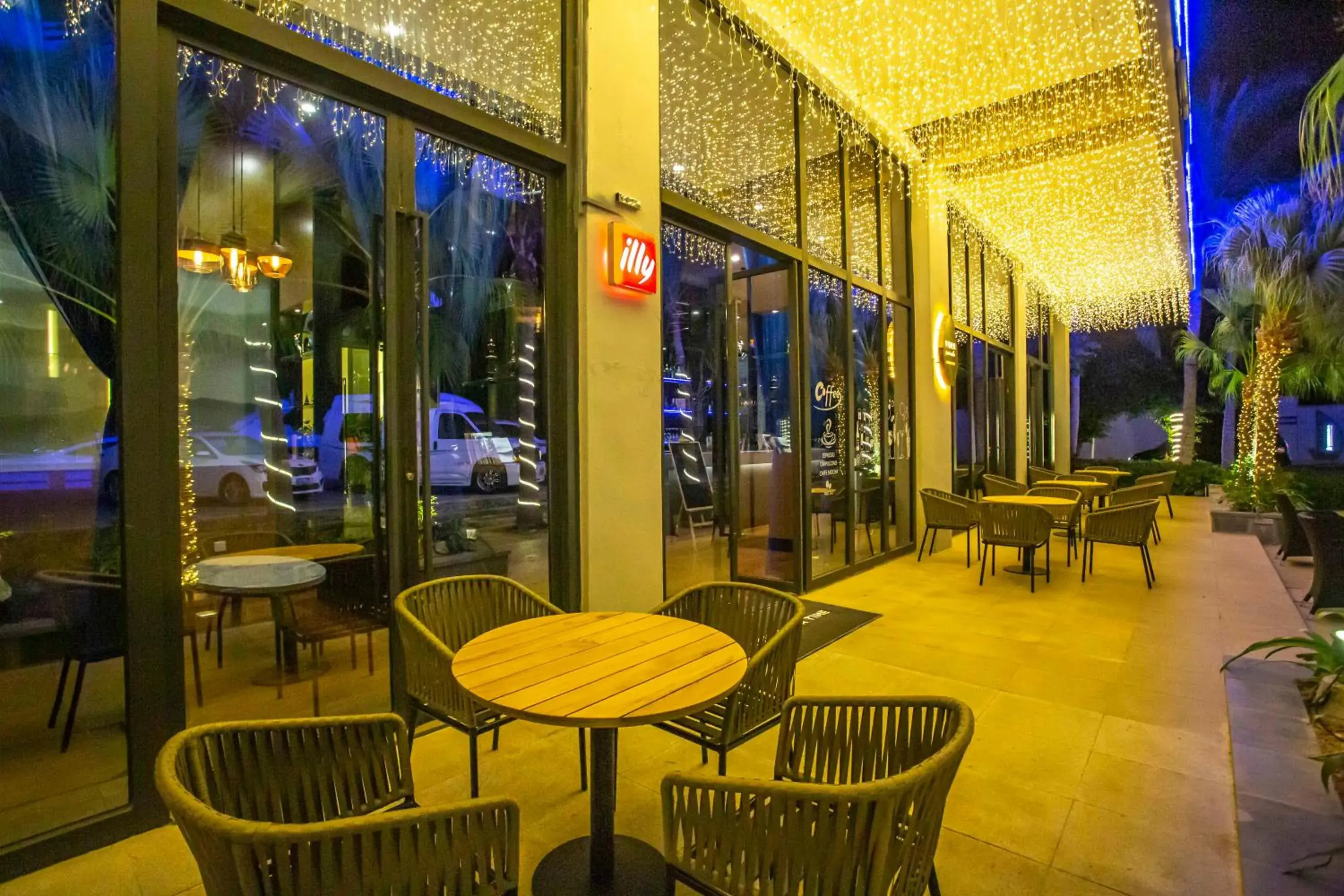 Lounge or bar in Sanya Serenity Coast Marina Hotel Lounge or bar in Sanya Serenity Coast Marina Hotel