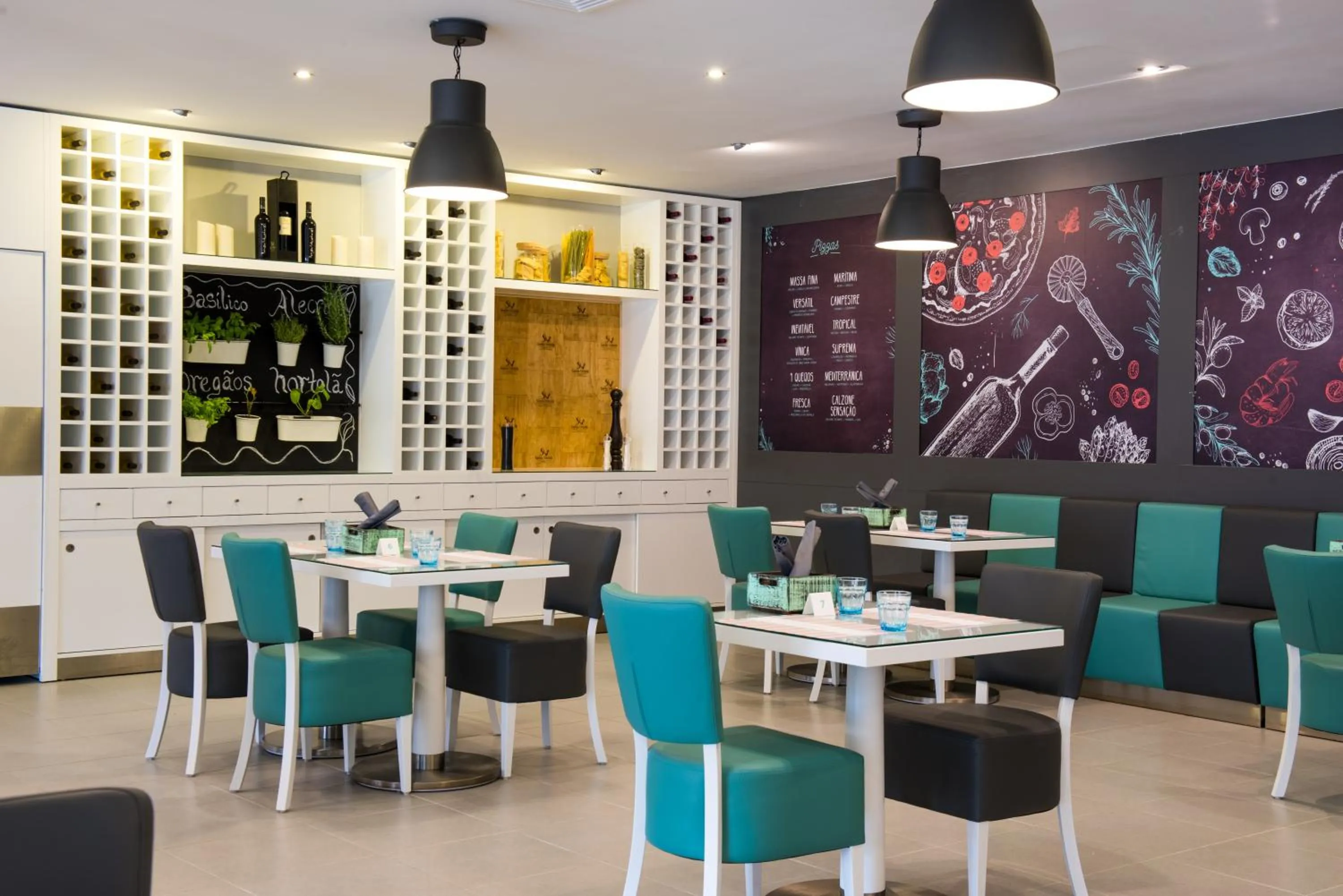 Restaurant/places to eat in Vila Gale Nautico