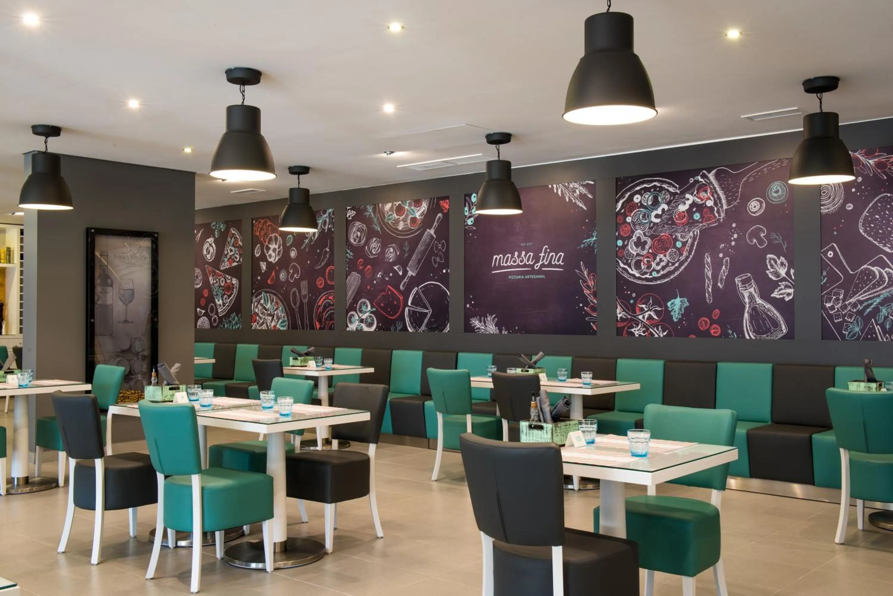 Restaurant/places to eat in Vila Gale Nautico