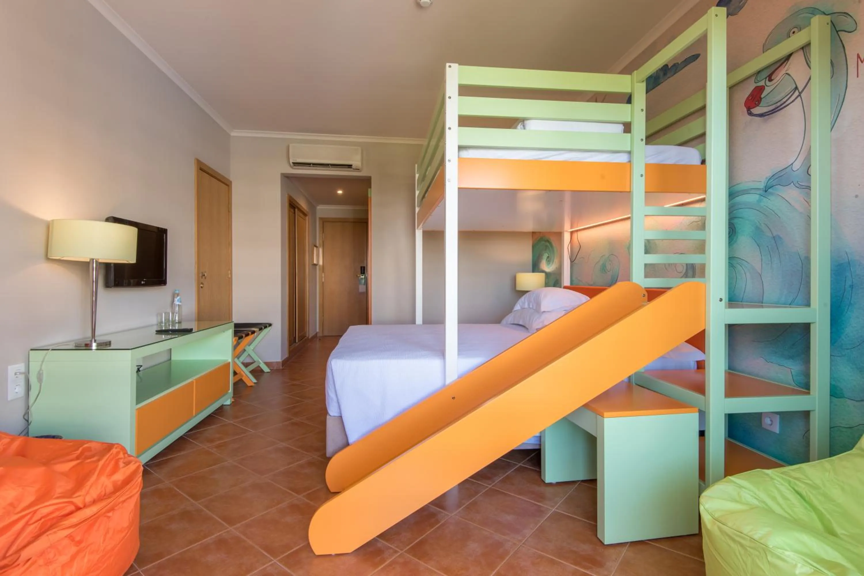 children, Bed in Vila Gale Nautico