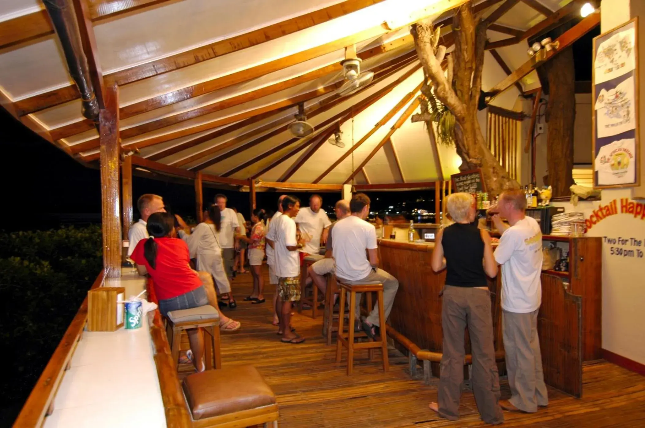 Lounge or bar in El Galleon Beach Resort Lounge or bar in El Galleon Beach Resort