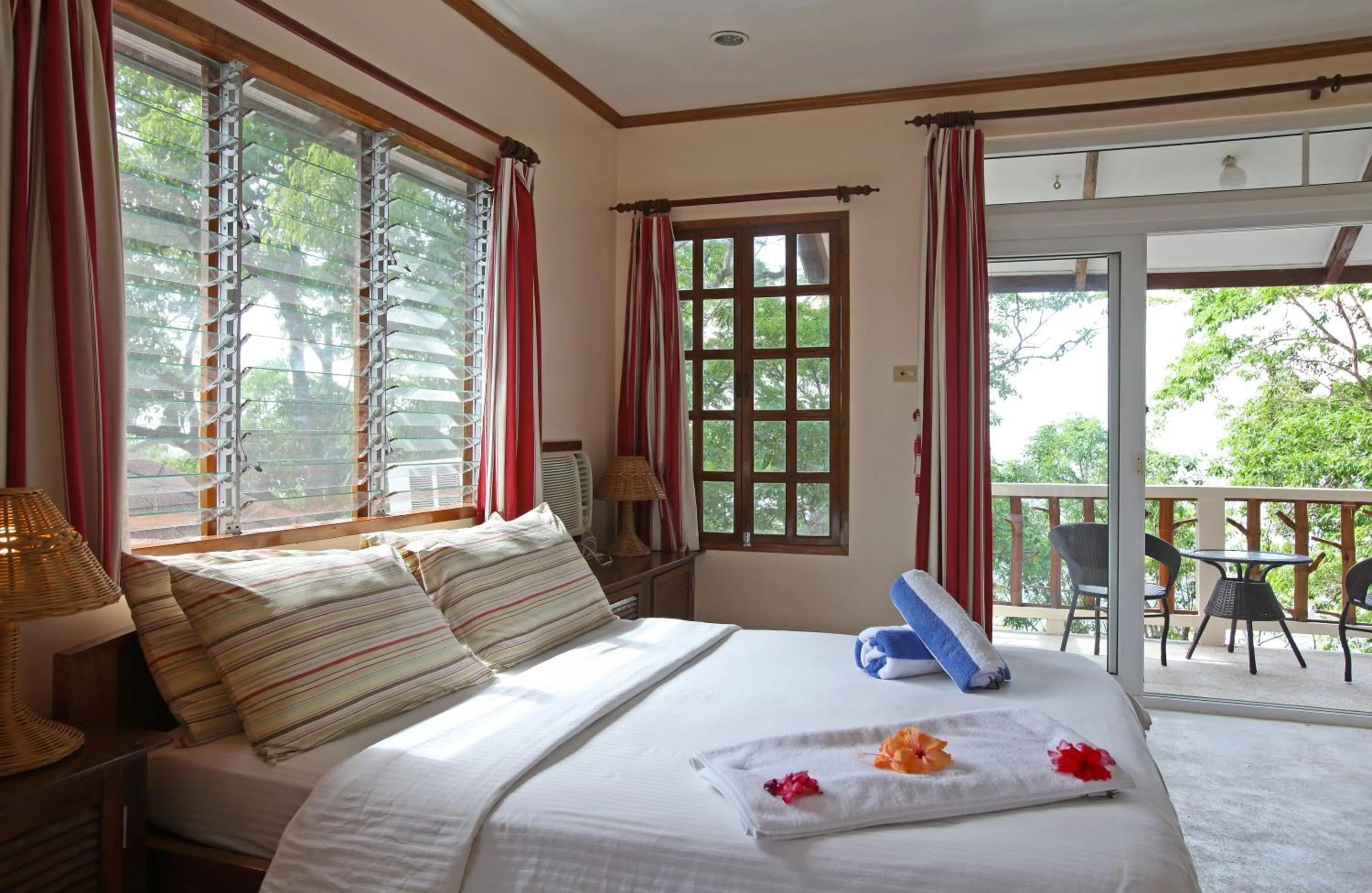 Bed in El Galleon Beach Resort