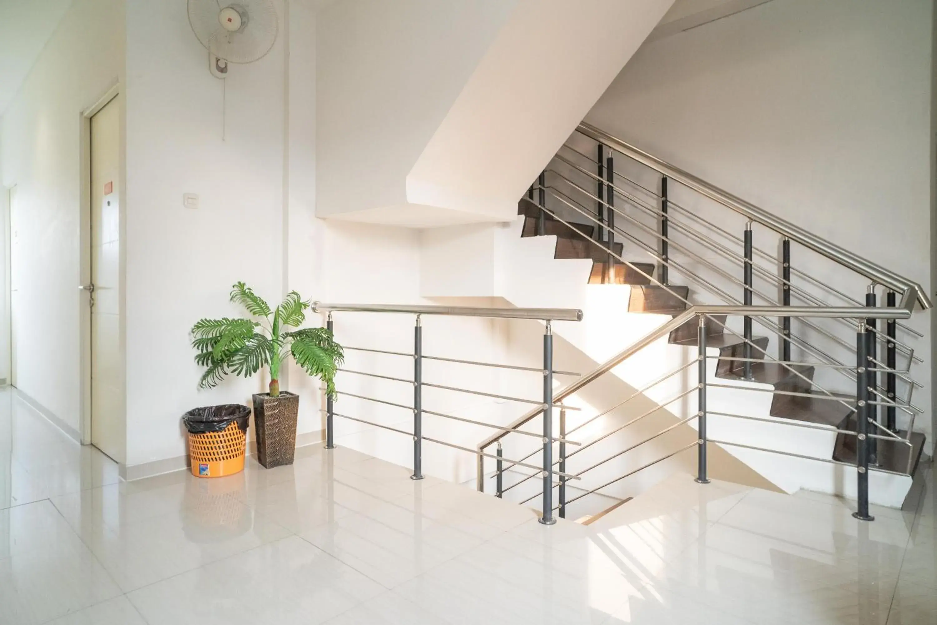 Property building in Sans Hotel Kupang Indah Surabaya Property building in Sans Hotel Kupang Indah Surabaya