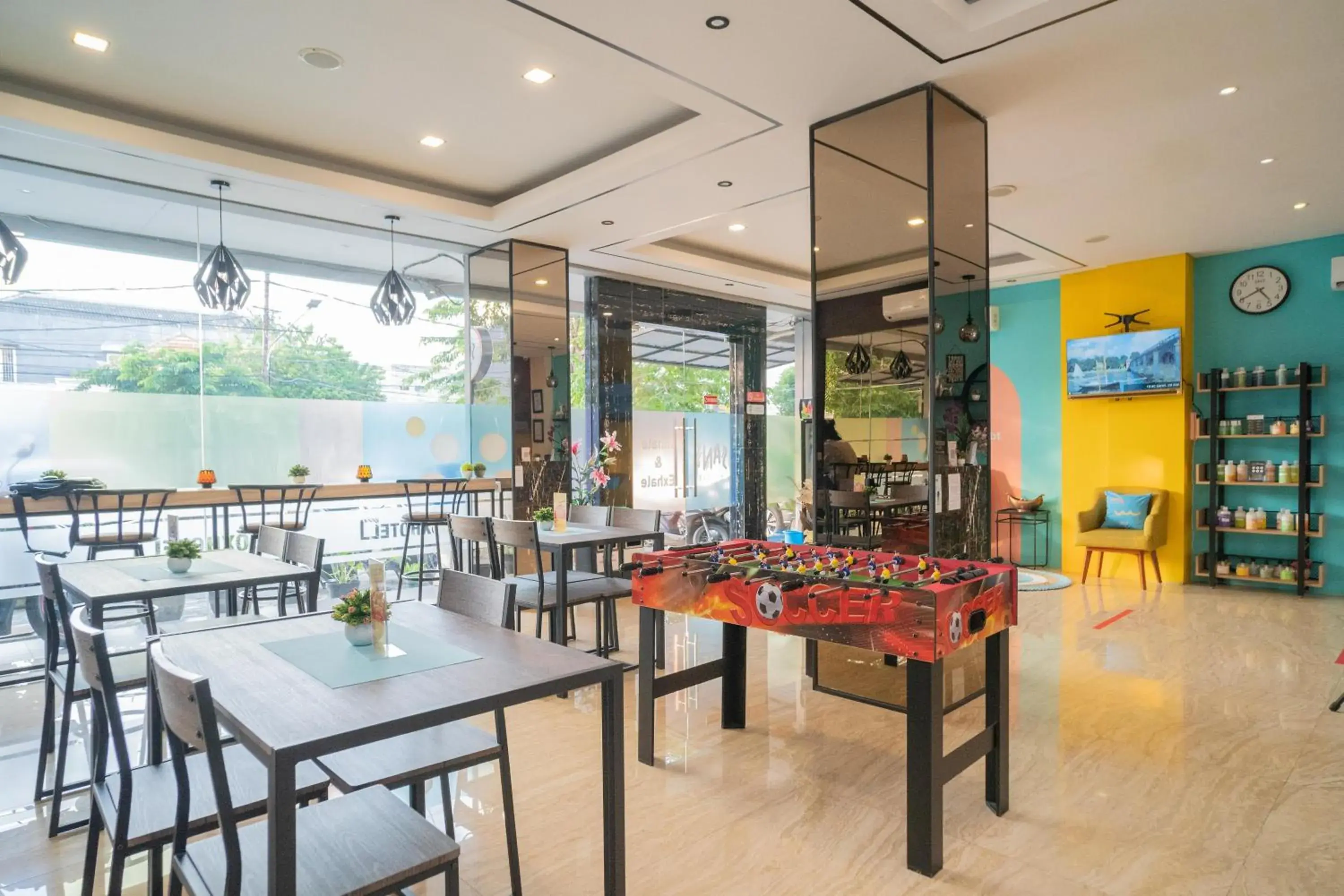 Lobby or reception in Sans Hotel Kupang Indah Surabaya Lobby or reception in Sans Hotel Kupang Indah Surabaya