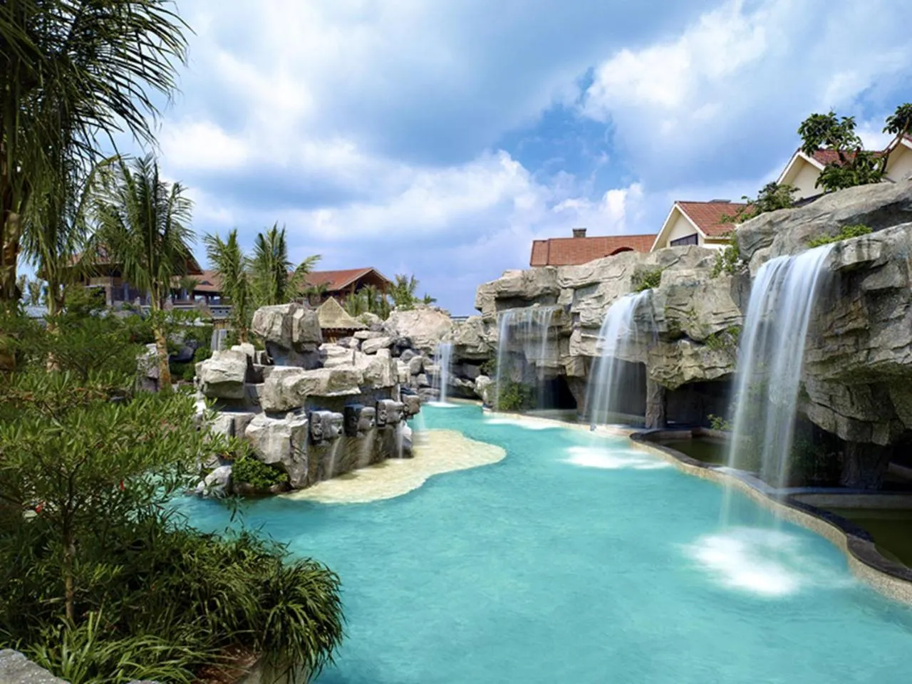 Hot Spring Bath in Mission Hills Resort Haikou