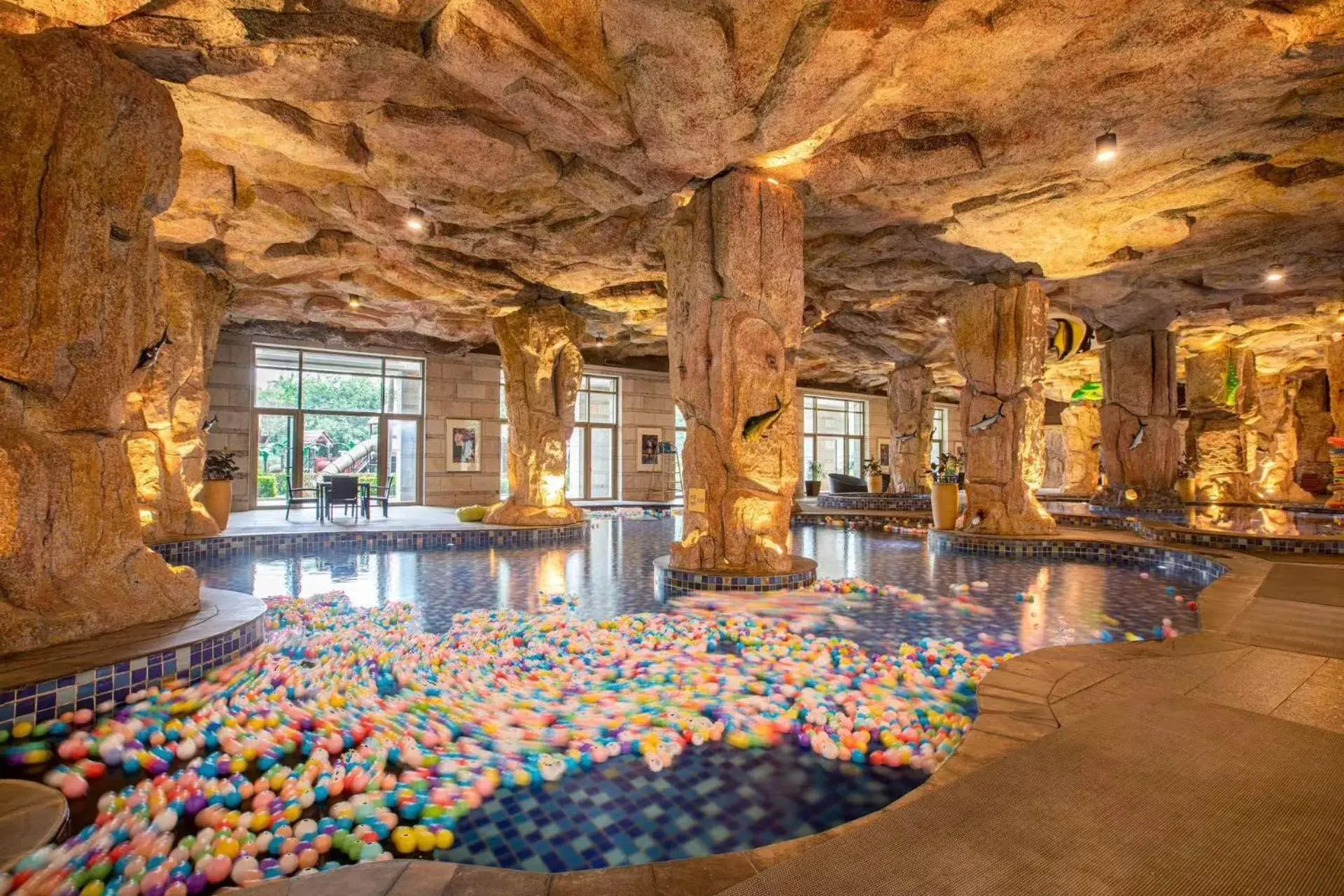 Swimming pool in Mission Hills Resort Haikou Swimming pool in Mission Hills Resort Haikou