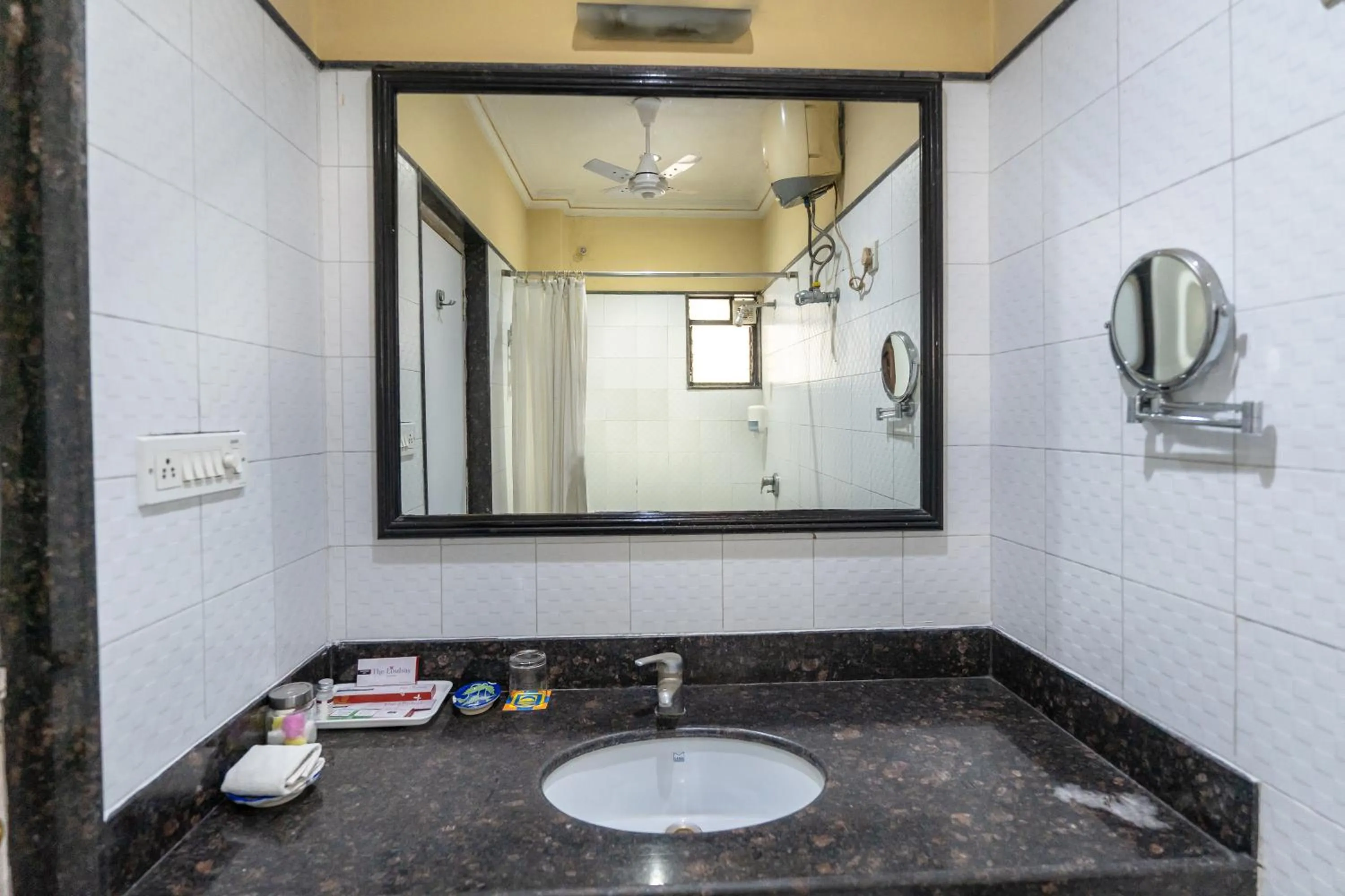 Bathroom in The Lindsay