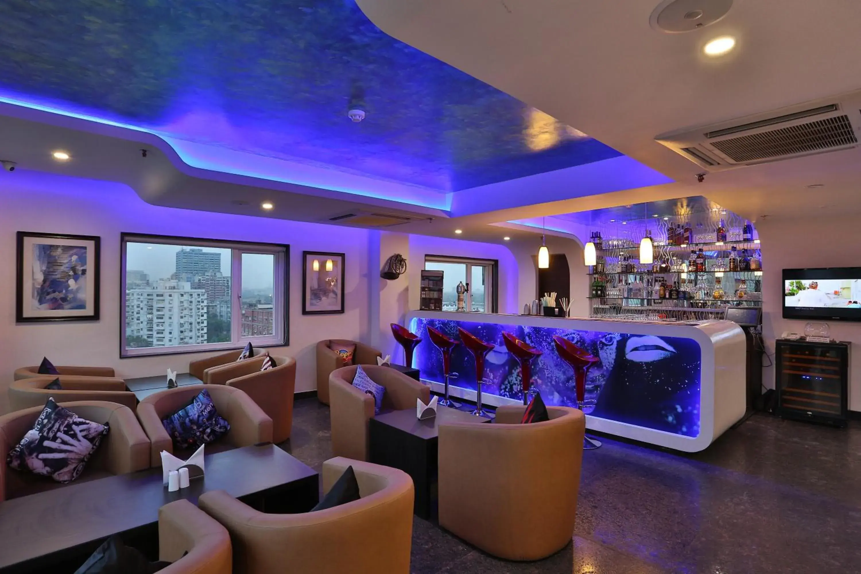 Lounge or bar in The Lindsay Lounge or bar in The Lindsay