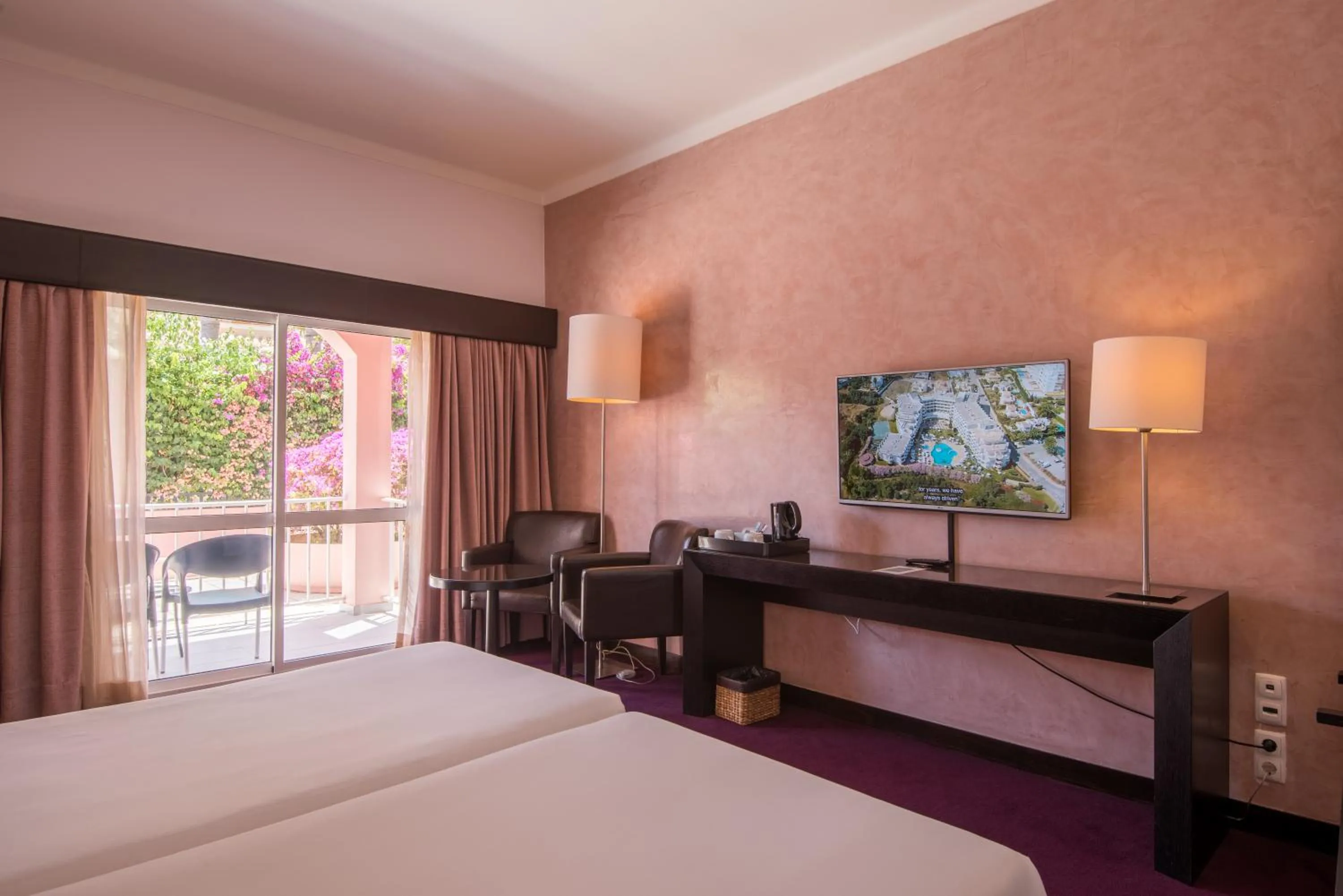 Bedroom, Bed in Vila Gale Collection Praia