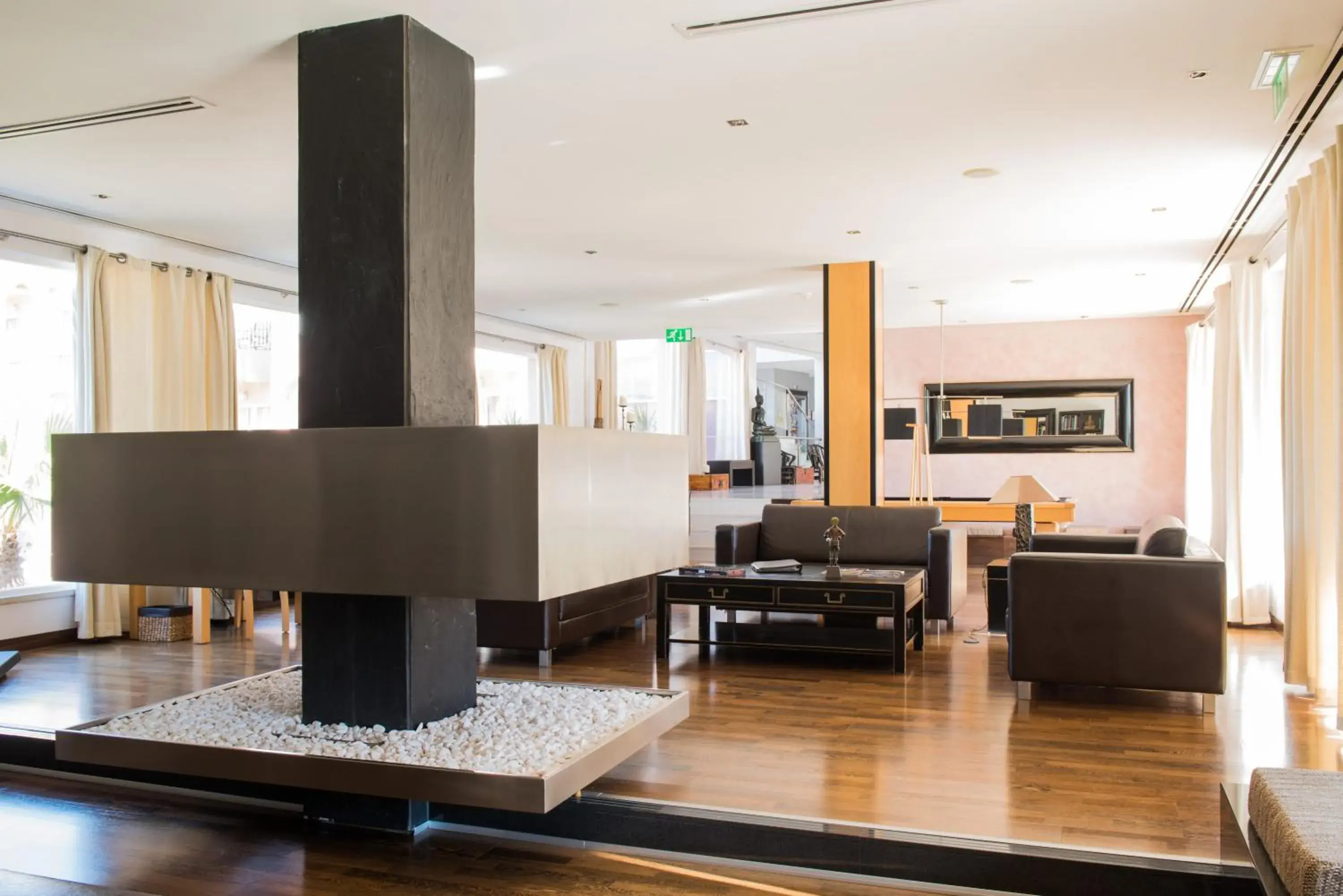 Lobby or reception in Vila Gale Collection Praia Lobby or reception in Vila Gale Collection Praia