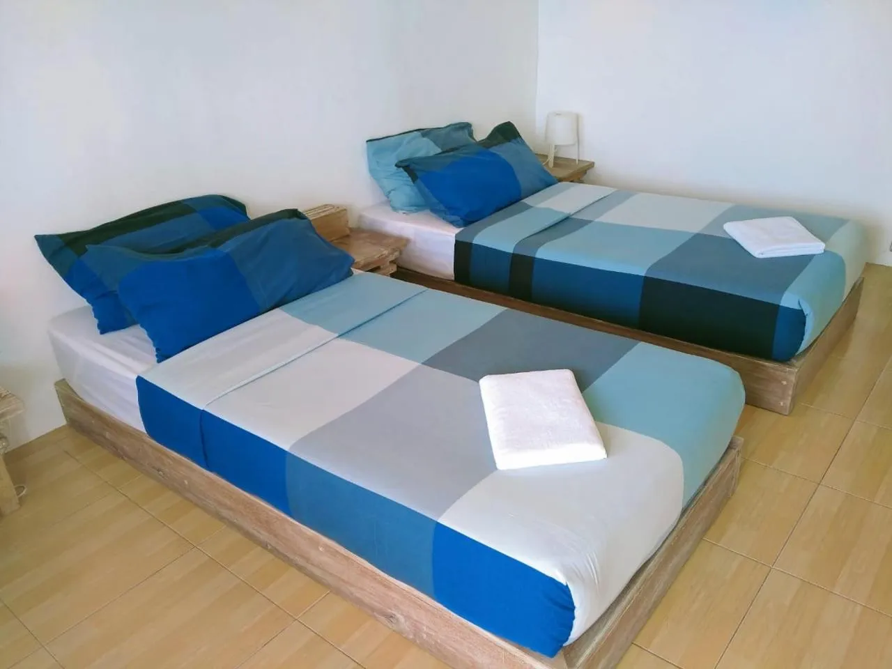 Bed in Ten RooMs