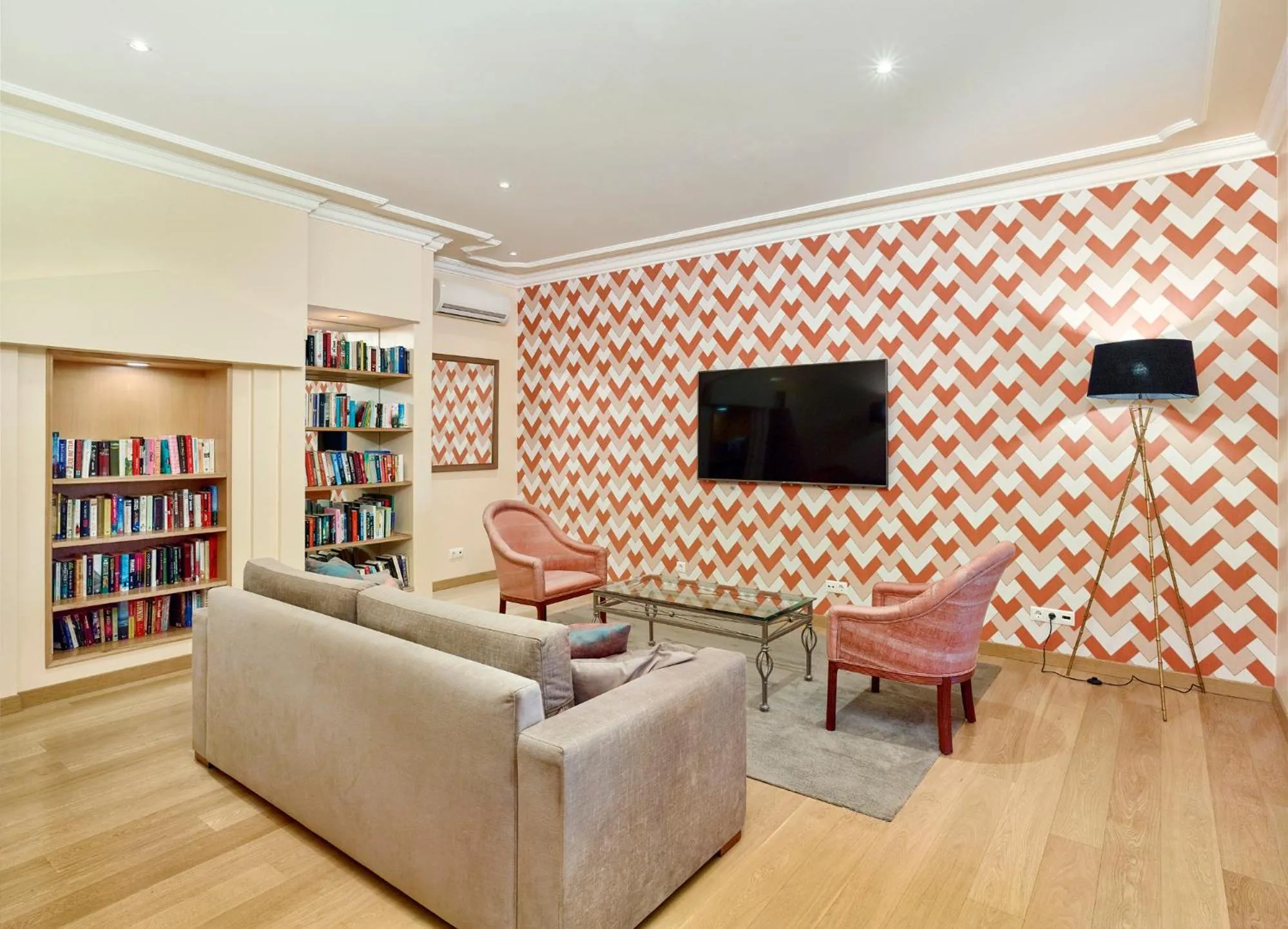 Communal lounge/ TV room in Hotel Quinta do Lago