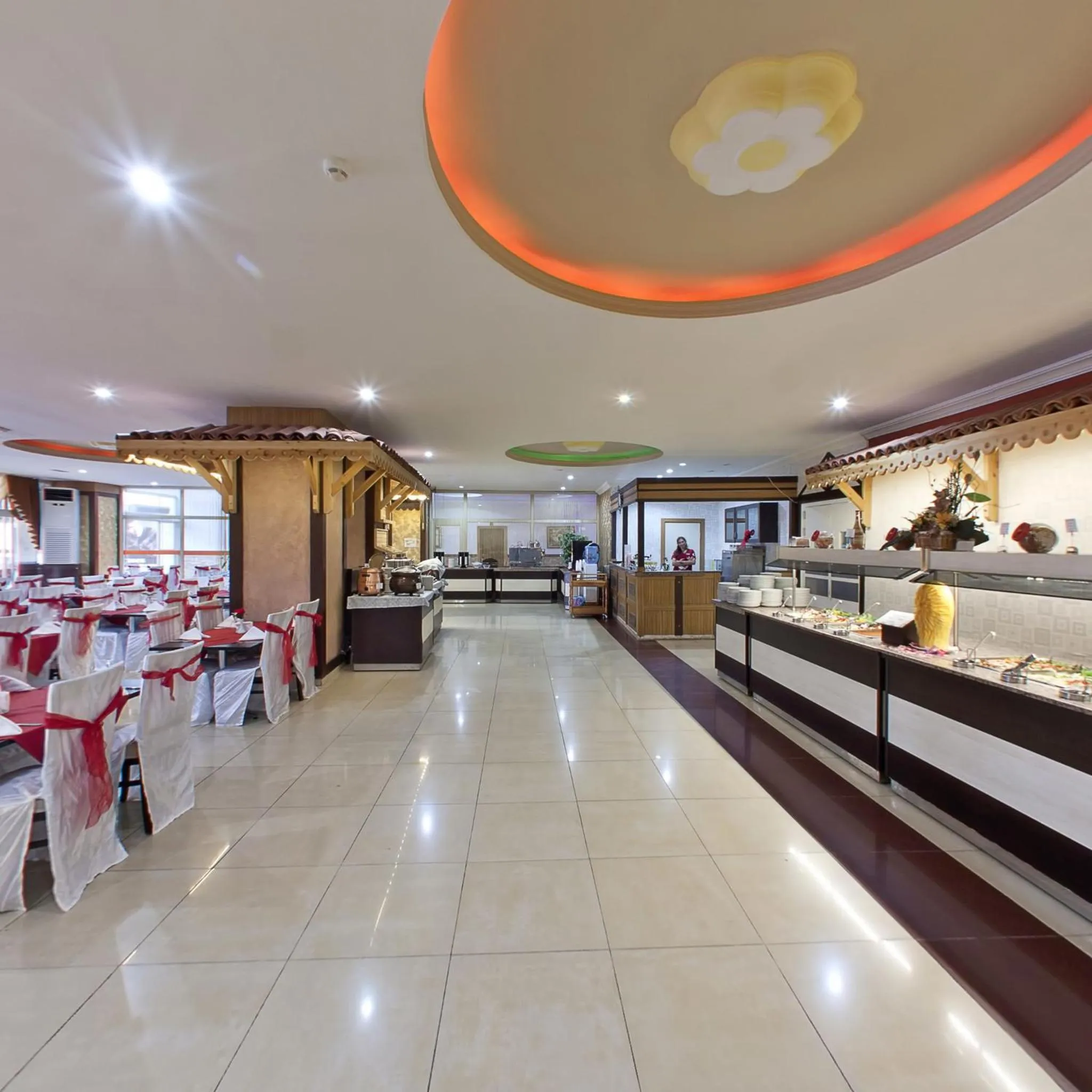 Restaurant/places to eat in Lims Bona Dea Beach Hotel