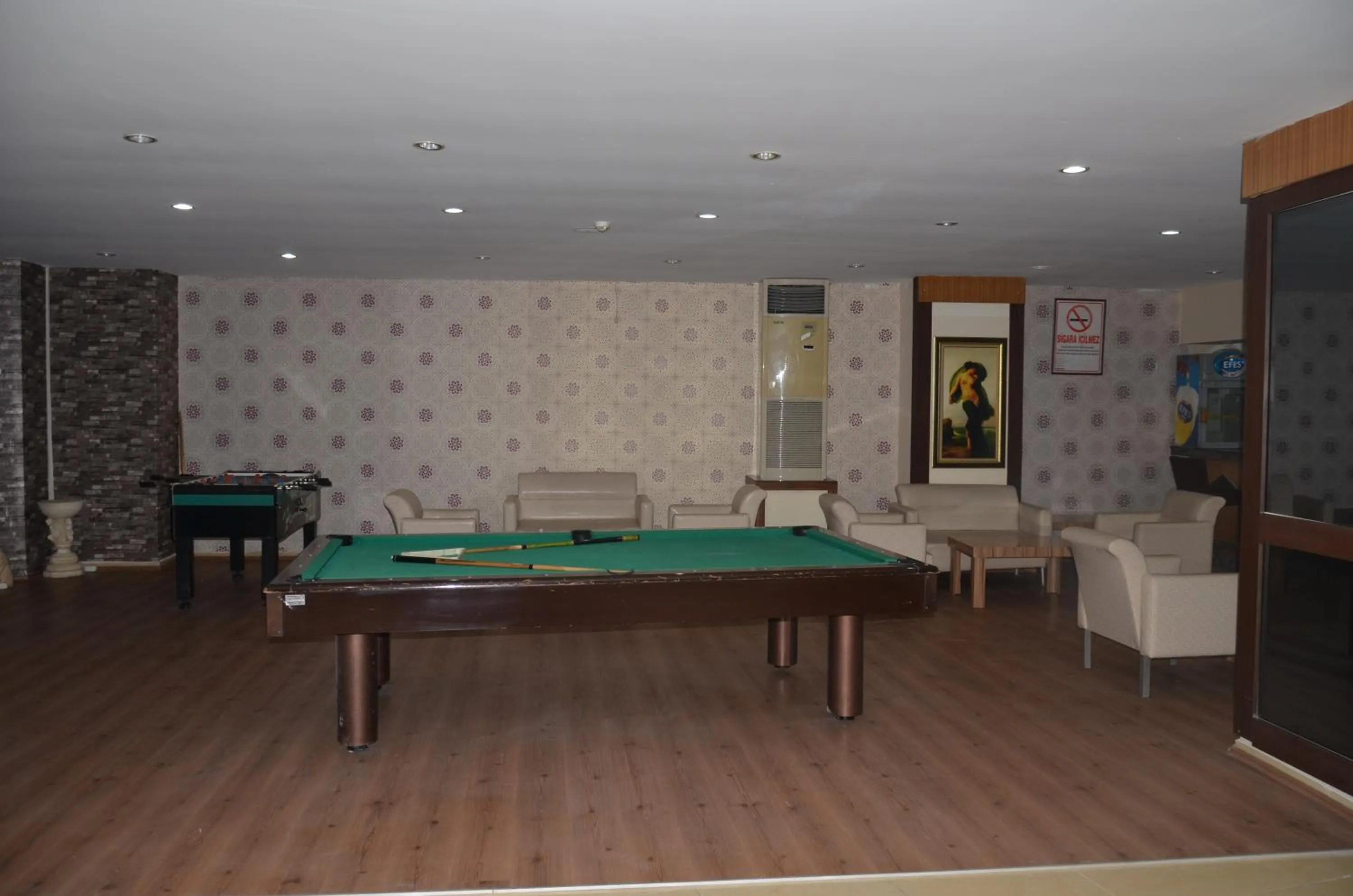 Entertainment in Lims Bona Dea Beach Hotel