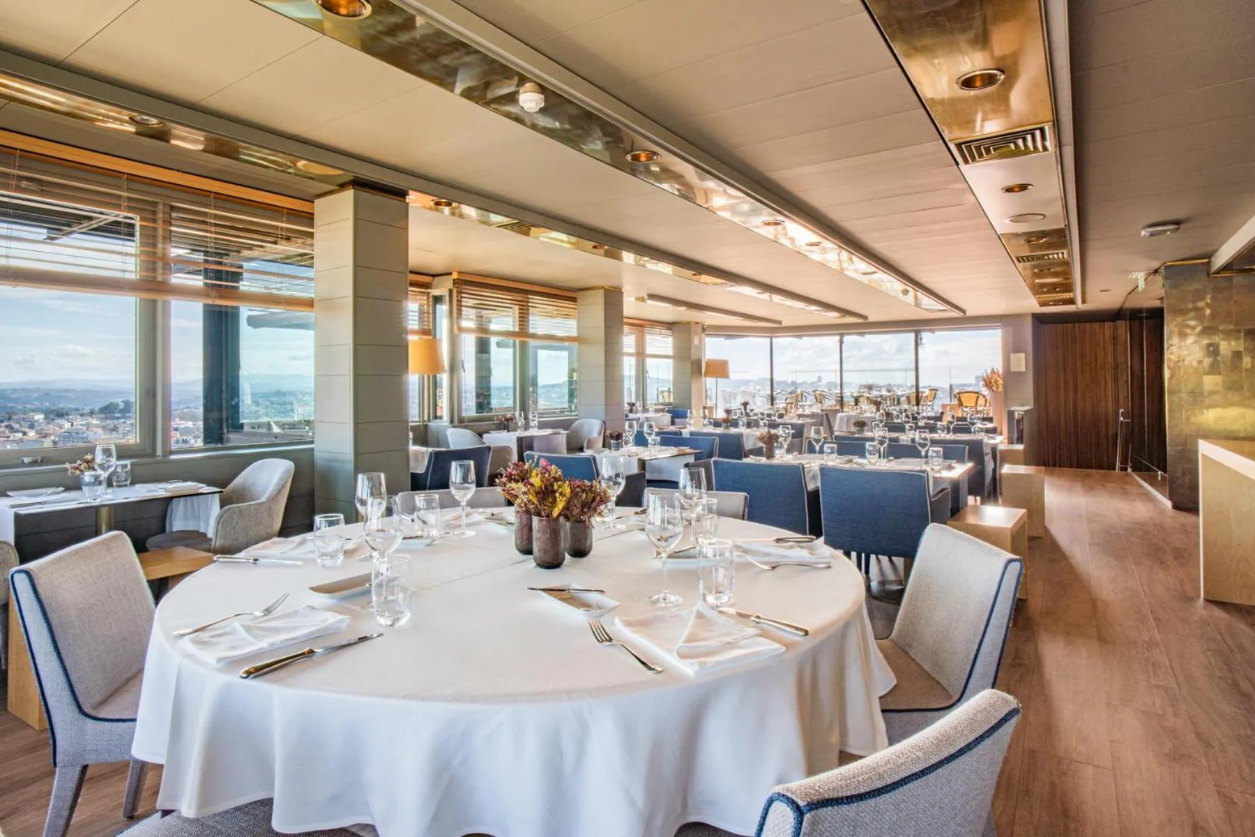 Restaurant/places to eat in Hotel Dom Henrique - Downtown