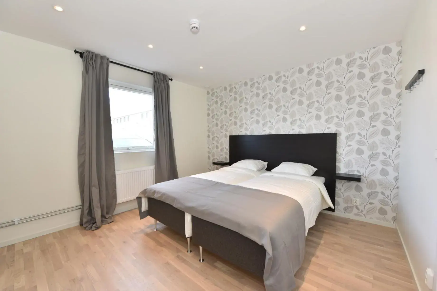 Double Room with Shared Bathroom in Måby Park Hotel Arlanda Double Room with Shared Bathroom in Måby Park Hotel Arlanda