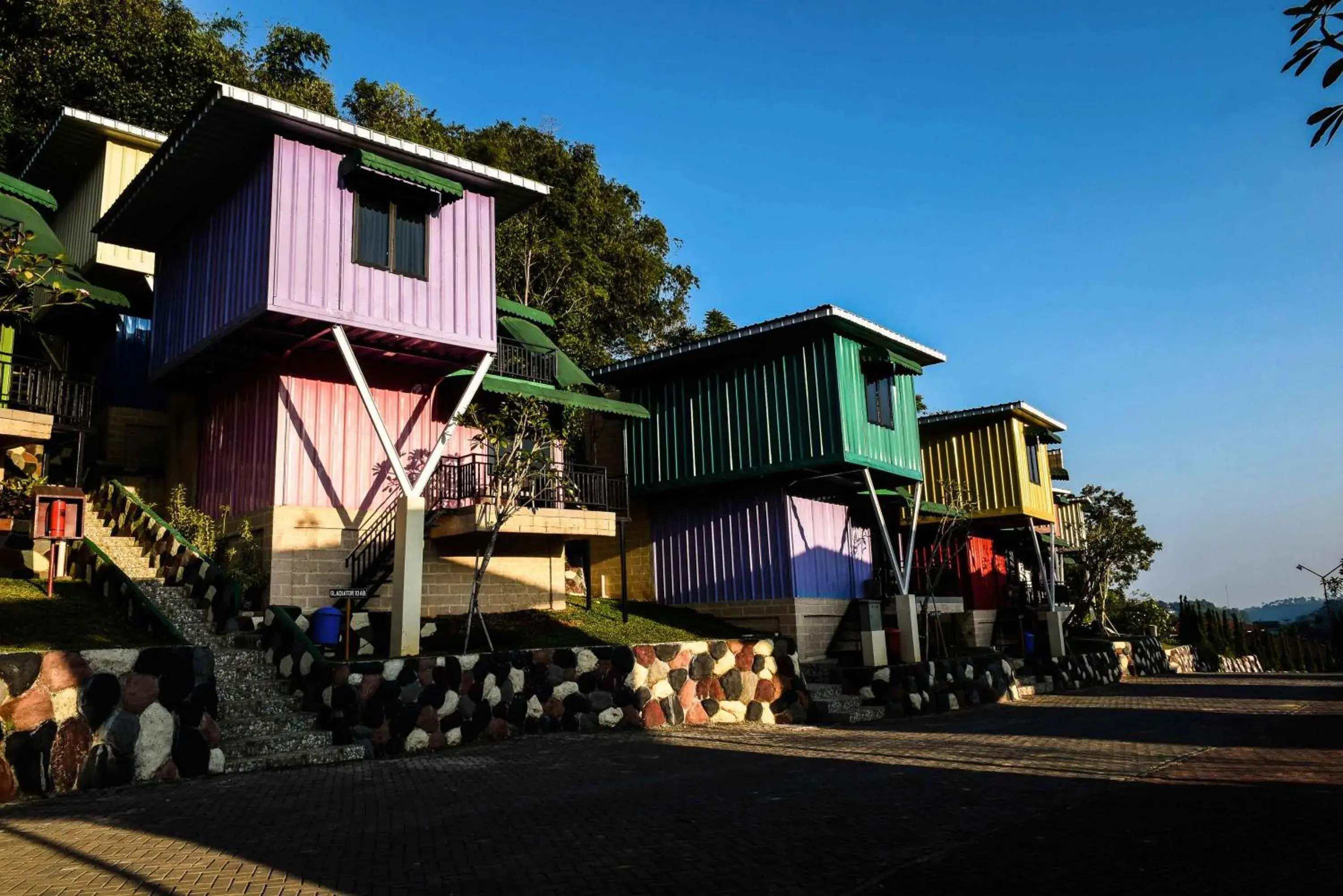 Gladiator Container King in JSI Resort Megamendung Gladiator Container King in JSI Resort Megamendung