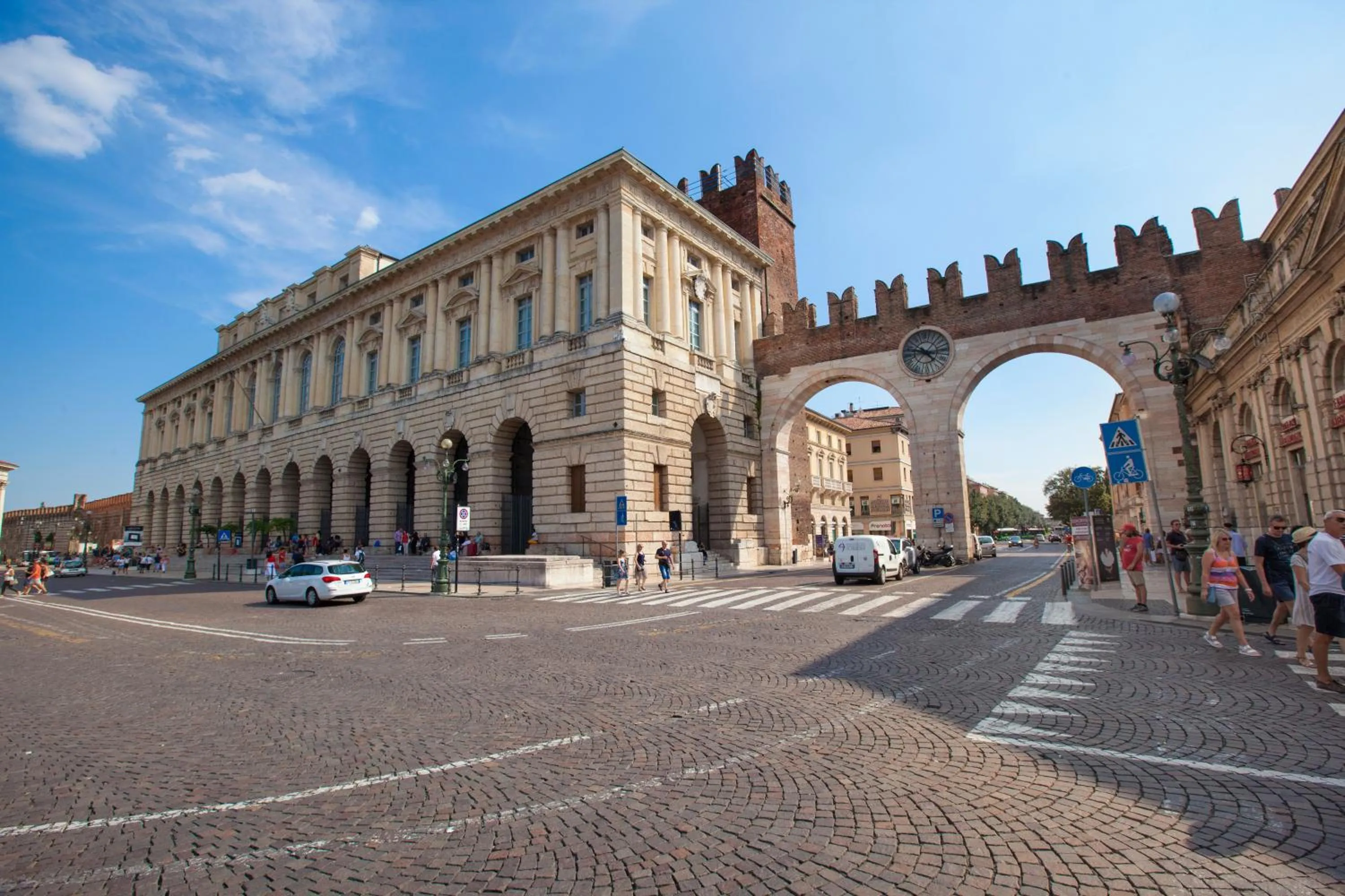 Nearby landmark in Oriana Homèl Verona