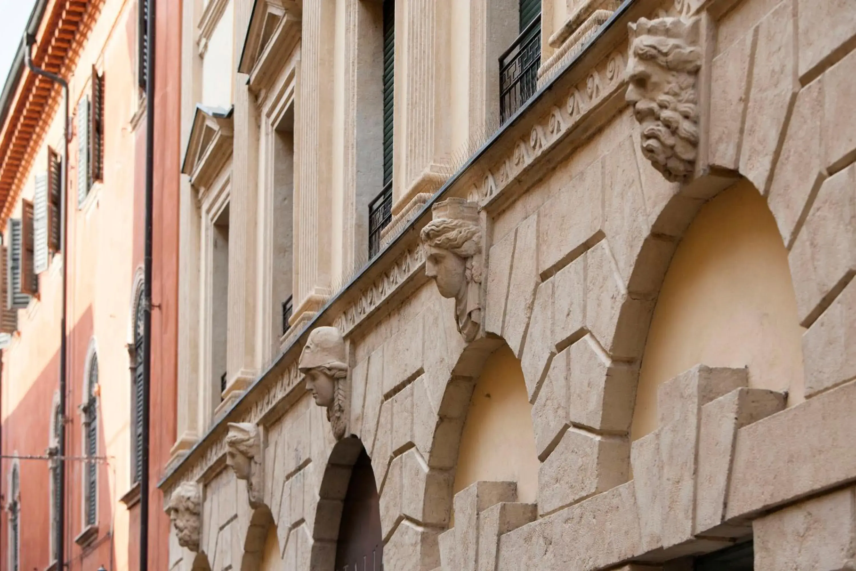 Facade/entrance in Oriana Homèl Verona Facade/entrance in Oriana Homèl Verona