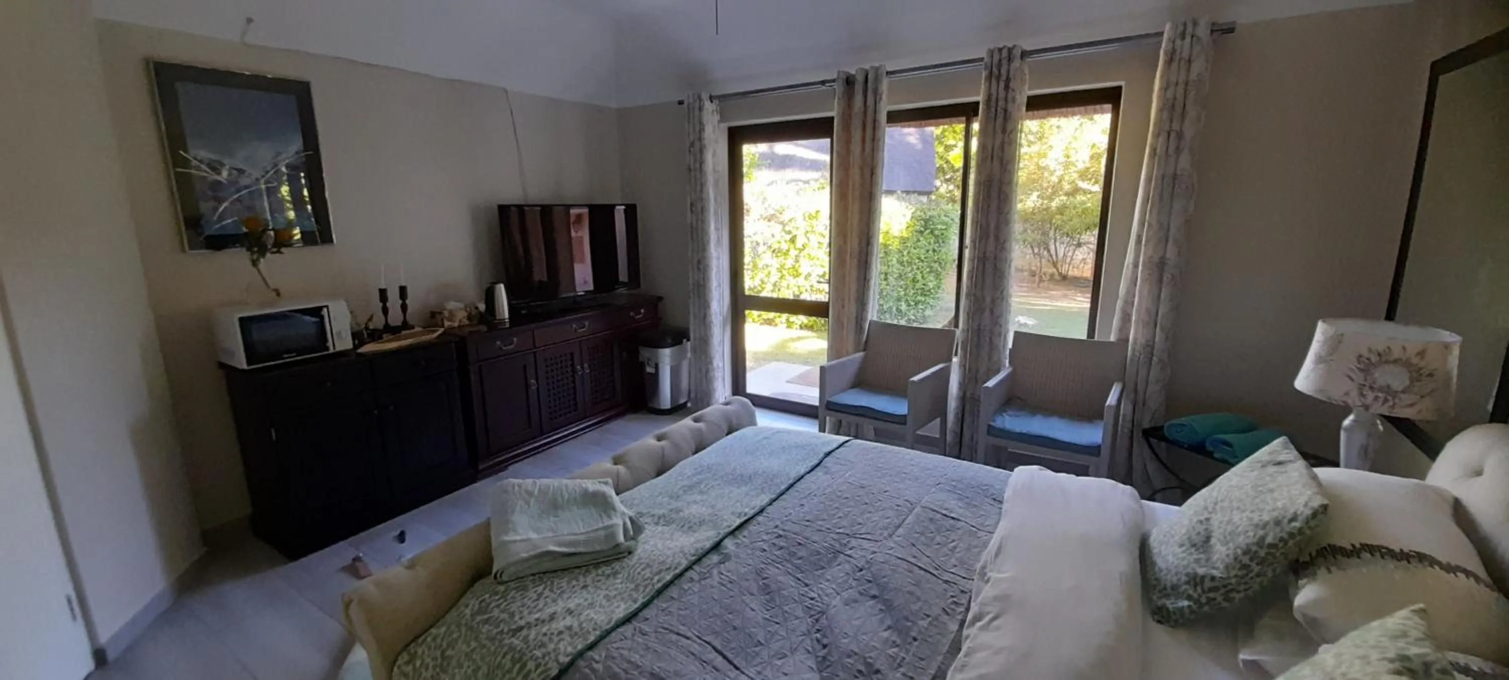 Bed in Easy Five Guest House