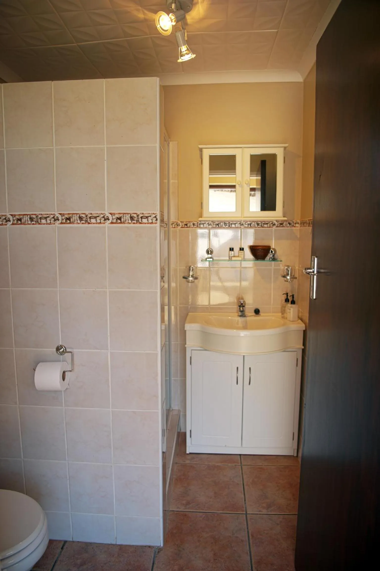Shower in Easy Five Guest House