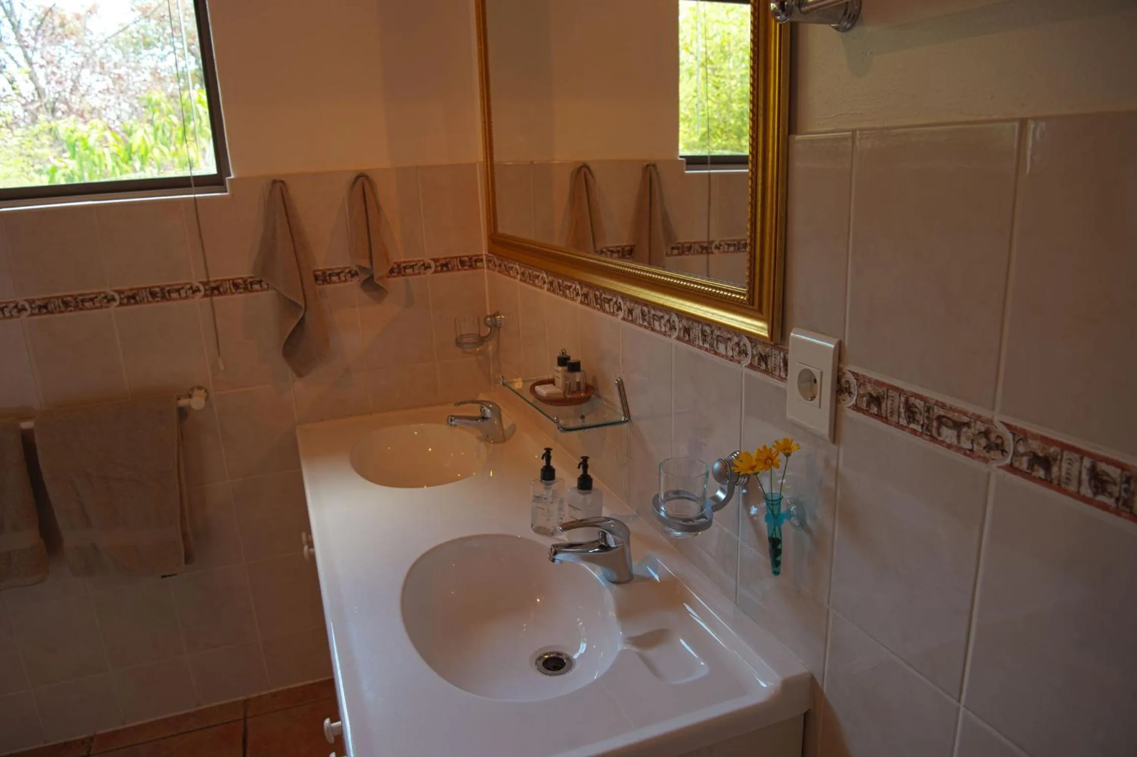 Shower in Easy Five Guest House