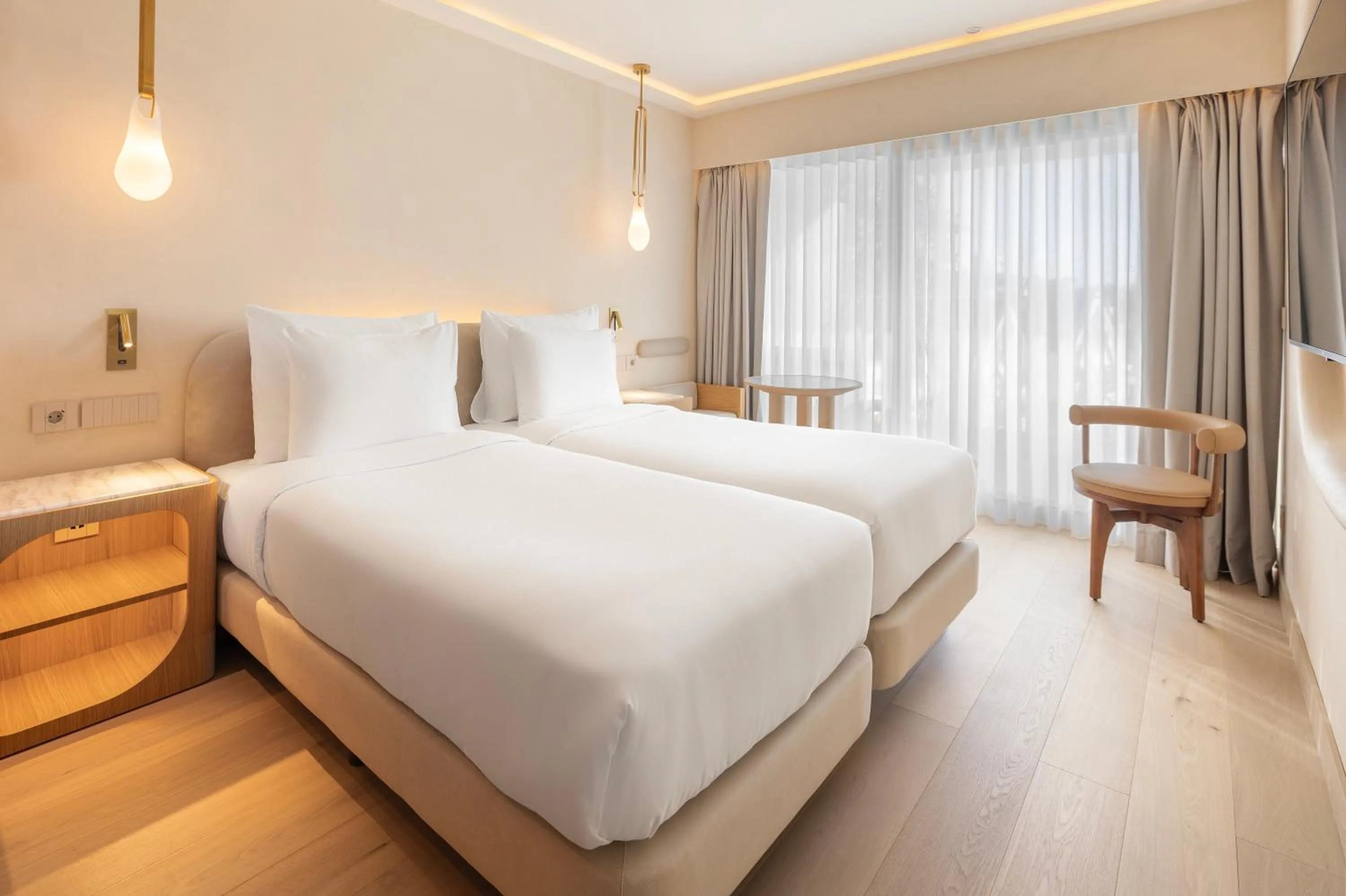 Bedroom, Bed in EVOLUTION Cascais-Estoril Hotel