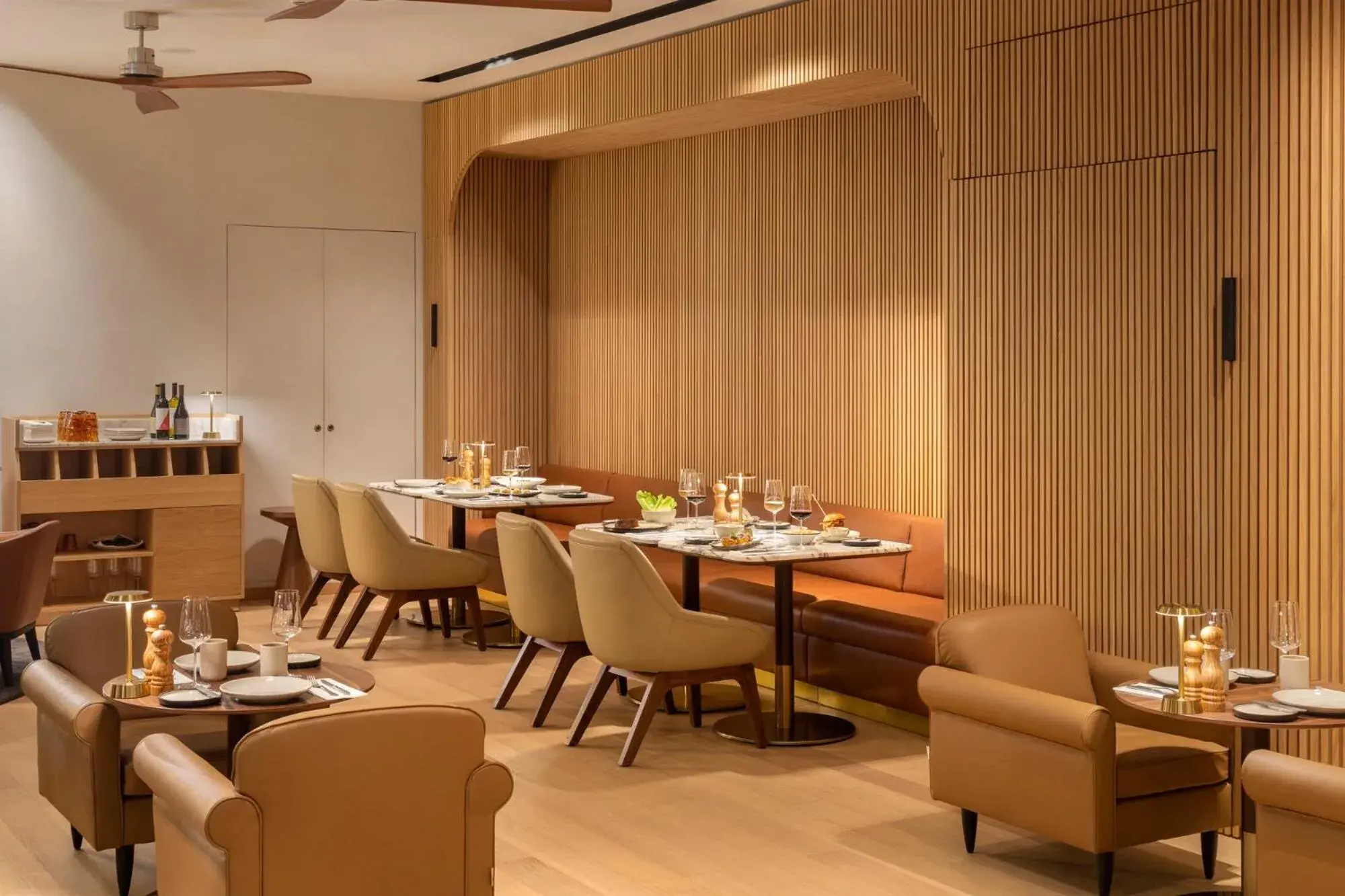 Restaurant/places to eat in EVOLUTION Cascais-Estoril Hotel Restaurant/places to eat in EVOLUTION Cascais-Estoril Hotel