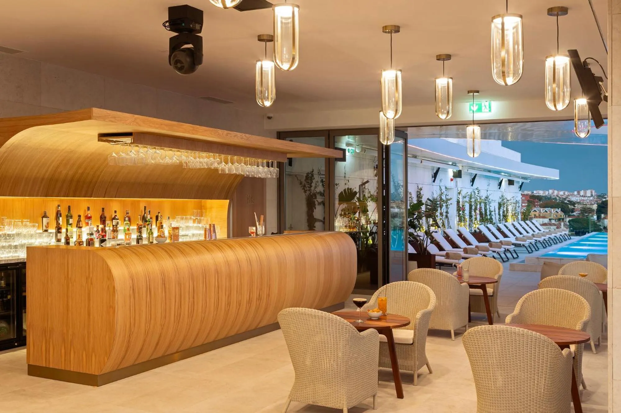 Restaurant/places to eat in EVOLUTION Cascais-Estoril Hotel