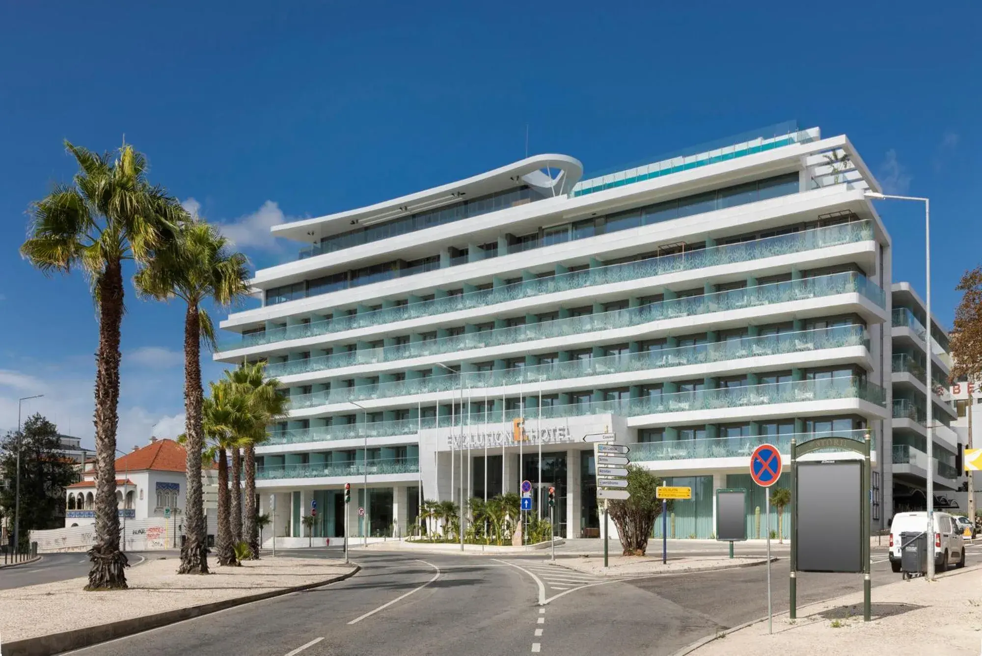 Property building in EVOLUTION Cascais-Estoril Hotel Property building in EVOLUTION Cascais-Estoril Hotel