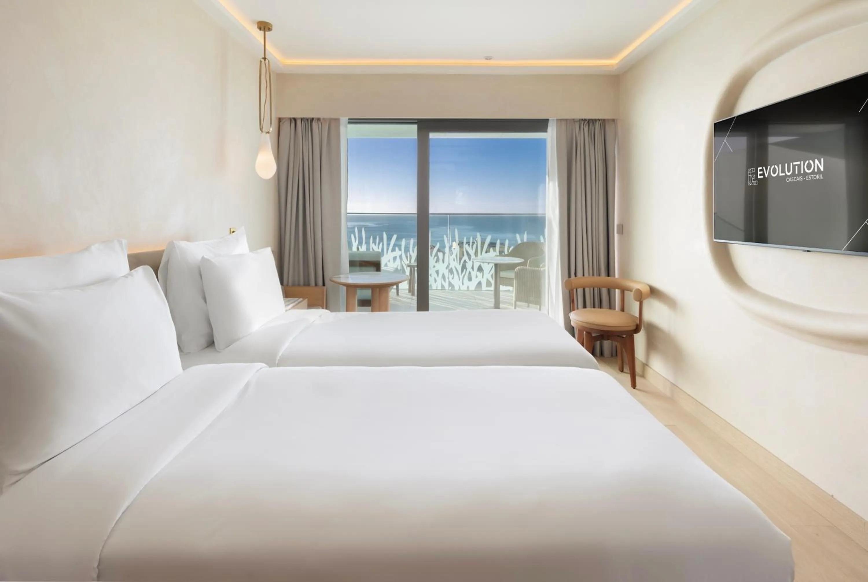 Bedroom, Bed in EVOLUTION Cascais-Estoril Hotel