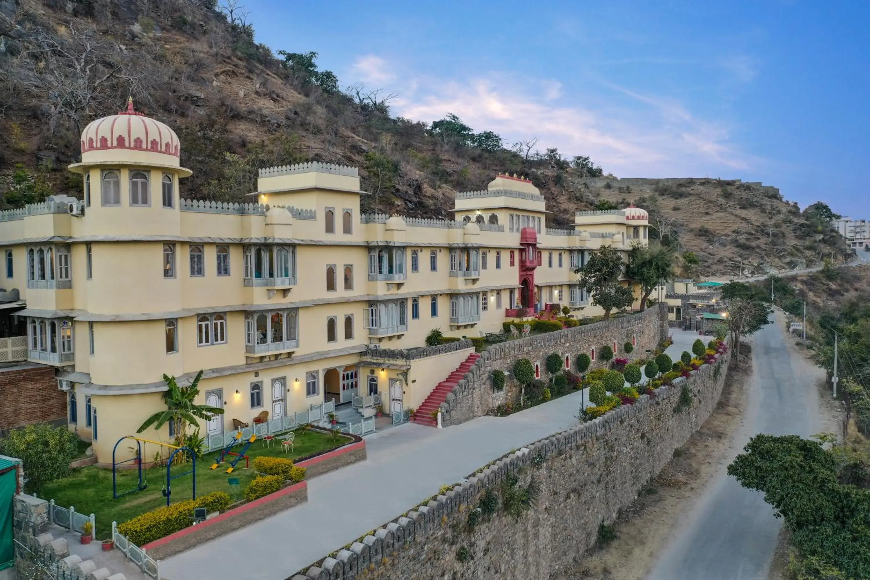 Property building in Shahpura Kumbhal Villas Property building in Shahpura Kumbhal Villas