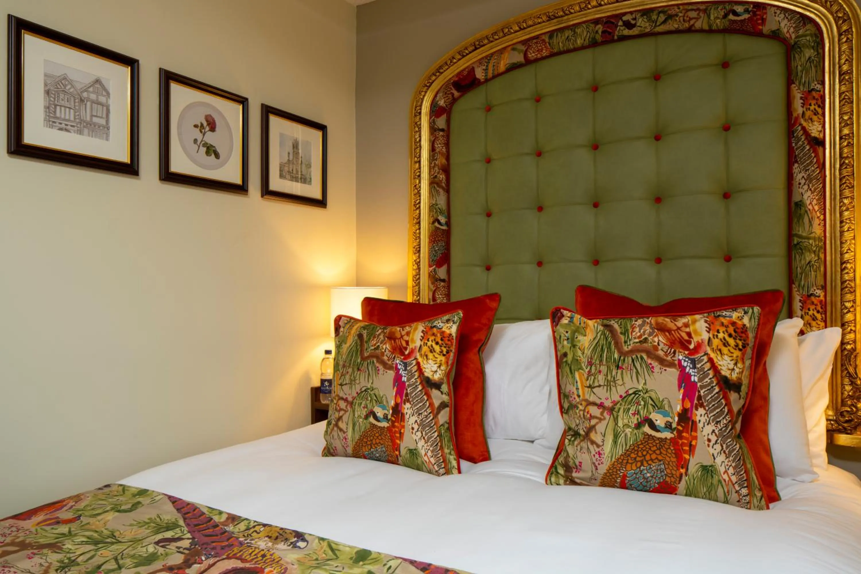 Bedroom, Bed in The Warwick Arms Hotel - The Coaching Inn Group