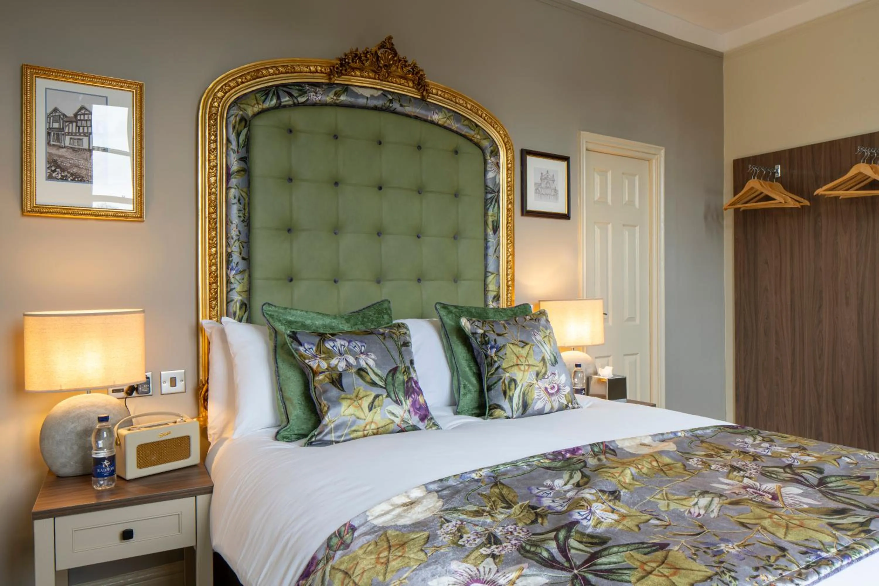 Bedroom, Bed in The Warwick Arms Hotel - The Coaching Inn Group