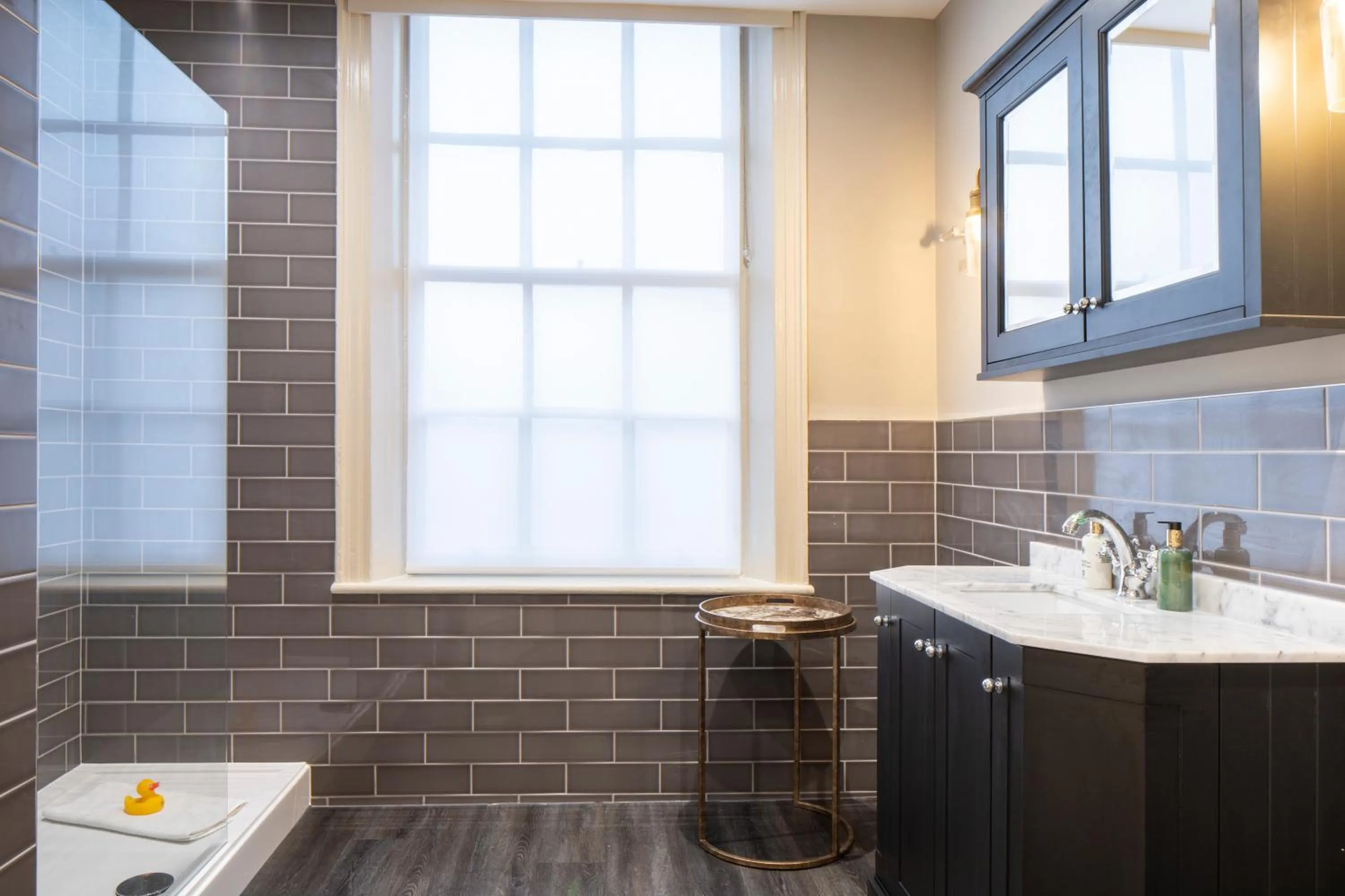 Bathroom in The Warwick Arms Hotel - The Coaching Inn Group