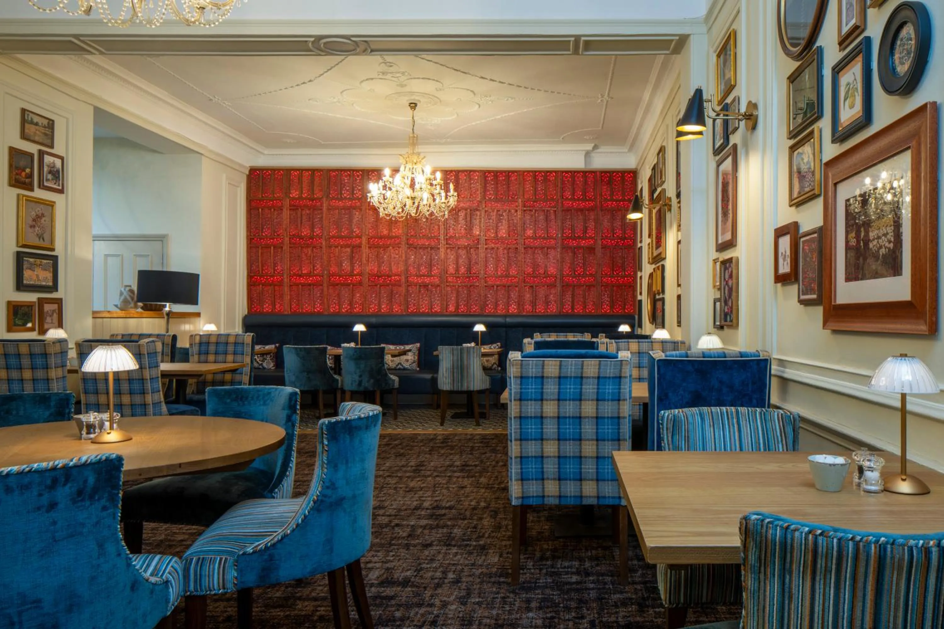 Restaurant/places to eat in The Warwick Arms Hotel - The Coaching Inn Group