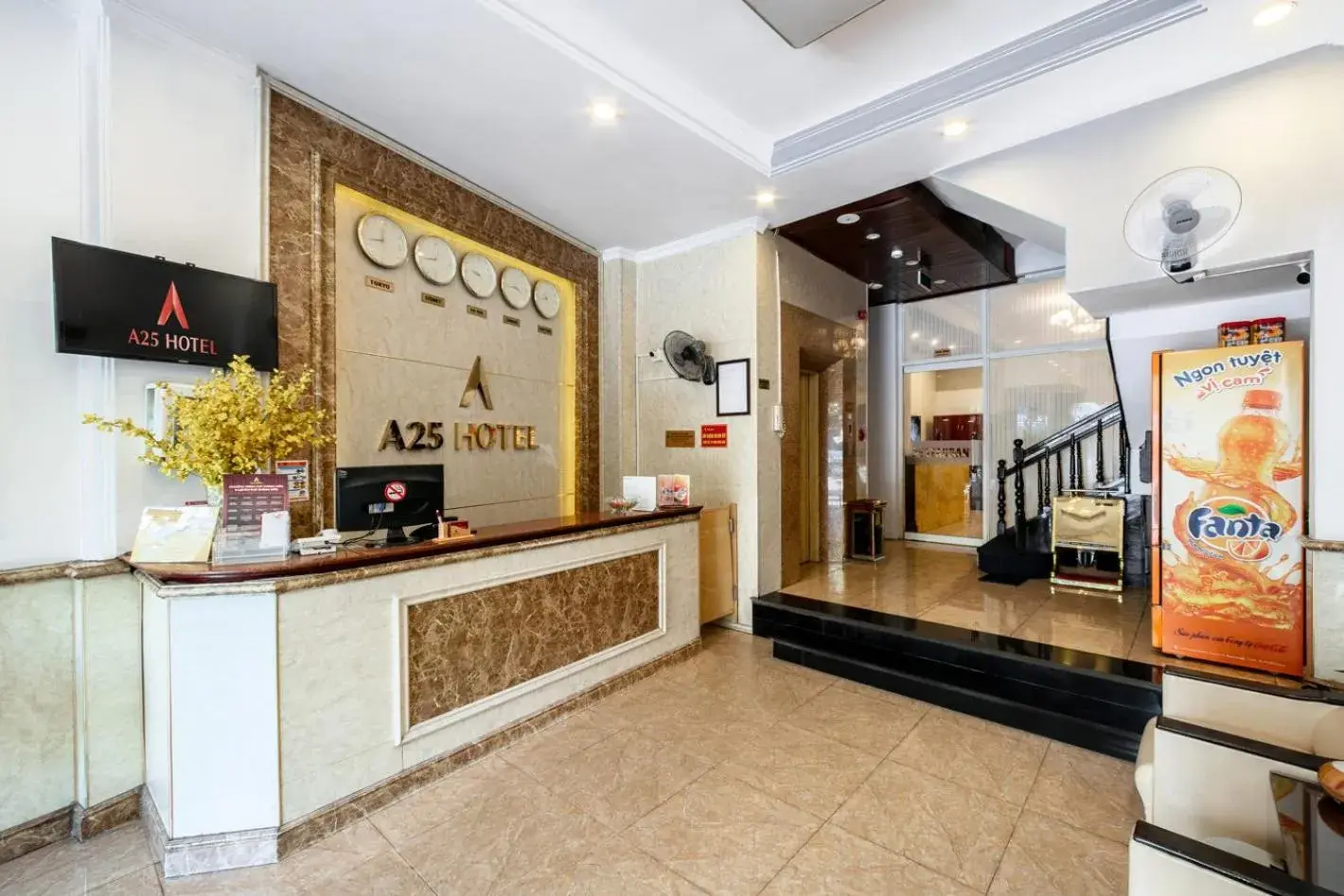 Lobby or reception in A25 Hotel - 96 Hai Bà Trưng Lobby or reception in A25 Hotel - 96 Hai Bà Trưng